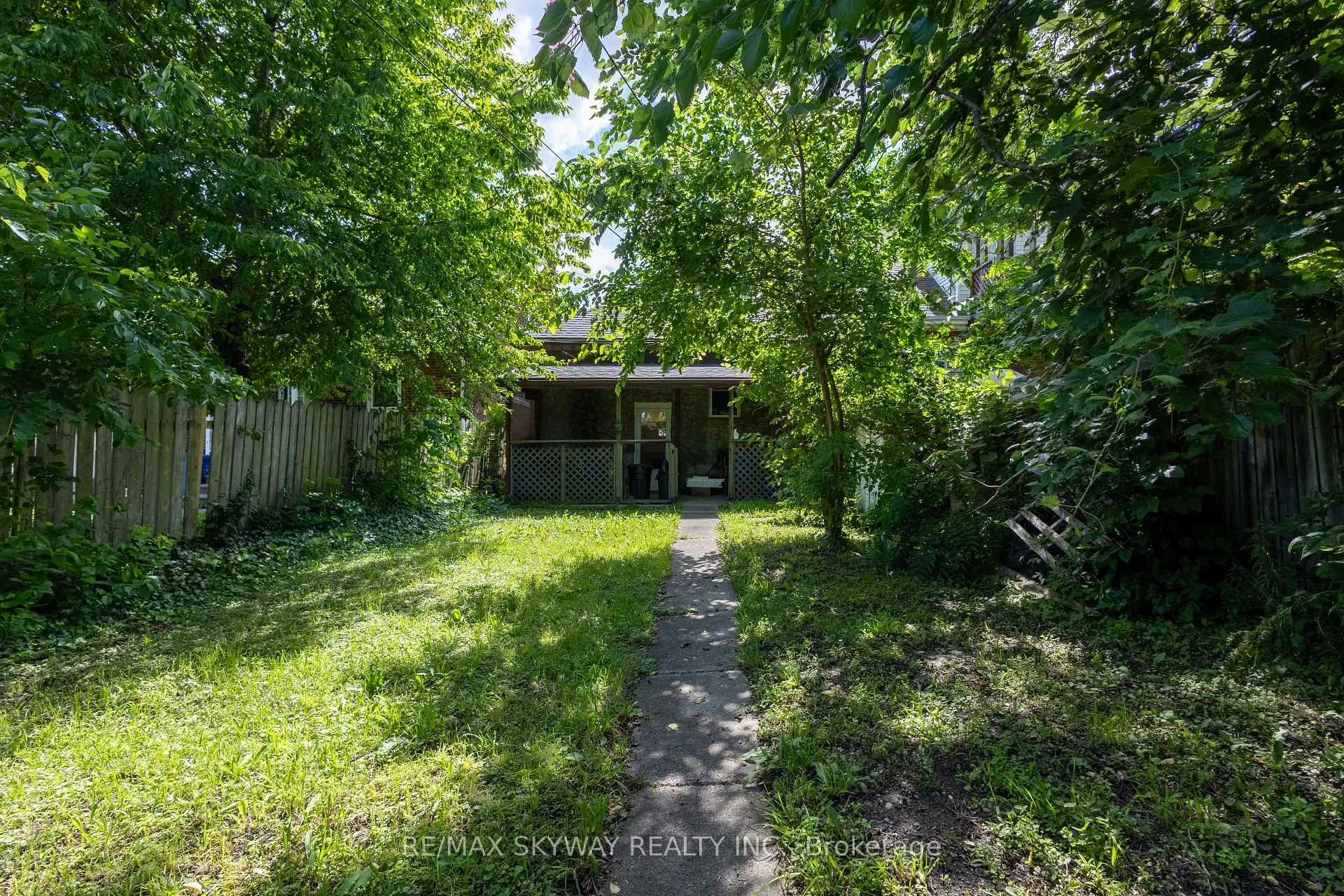Photo 24 of 1160 Elm Avenue, Windsor — HOMEH