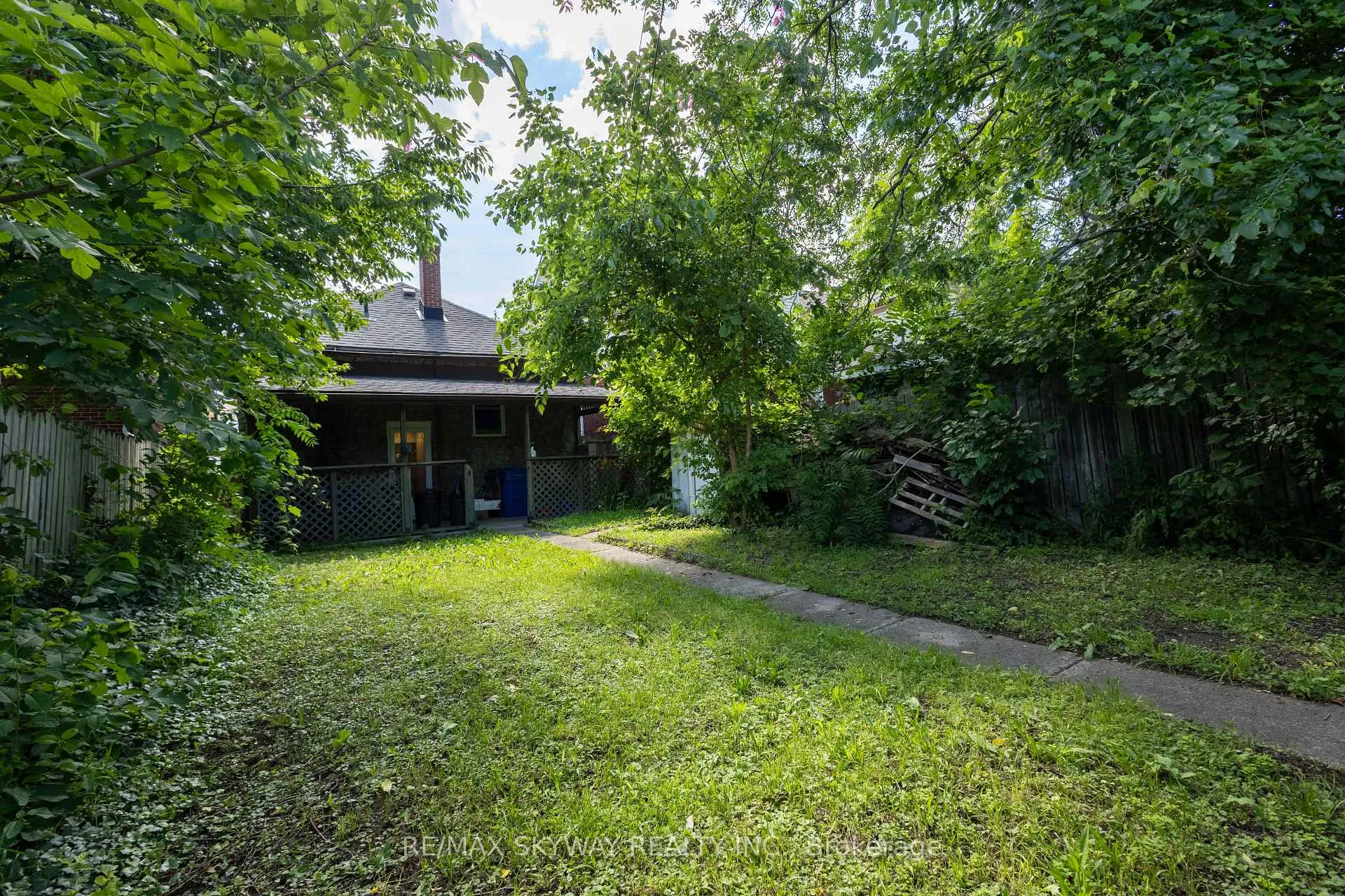Photo 25 of 1160 Elm Avenue, Windsor — HOMEH