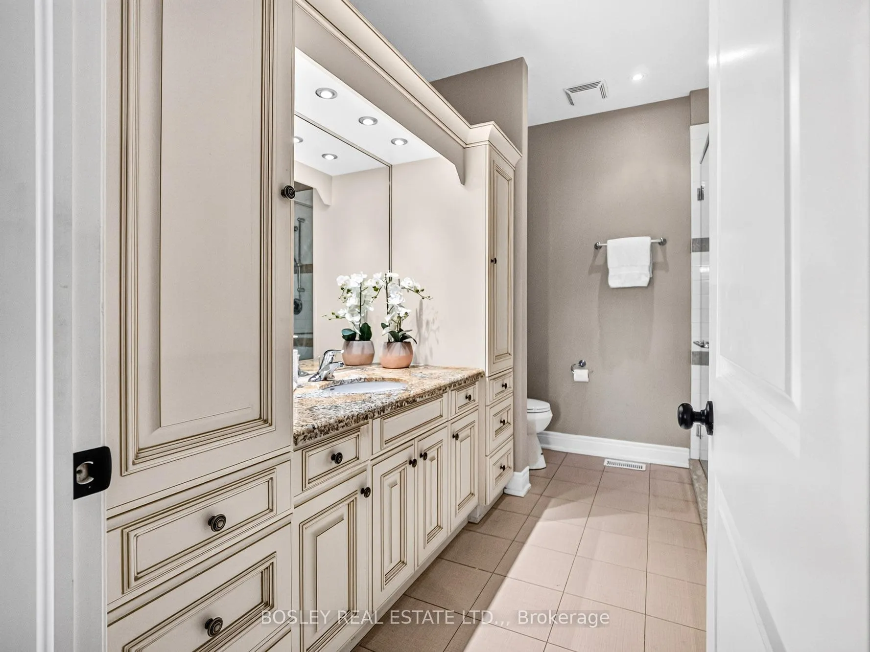 Photo 17 of 1 Emerald Common, St. Catharines, Lakeshore — HOMEH