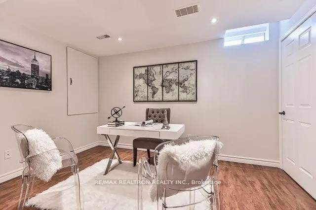 Photo 2 of 76 Gas Lamp Lane, Markham, Cornell — HOMEH