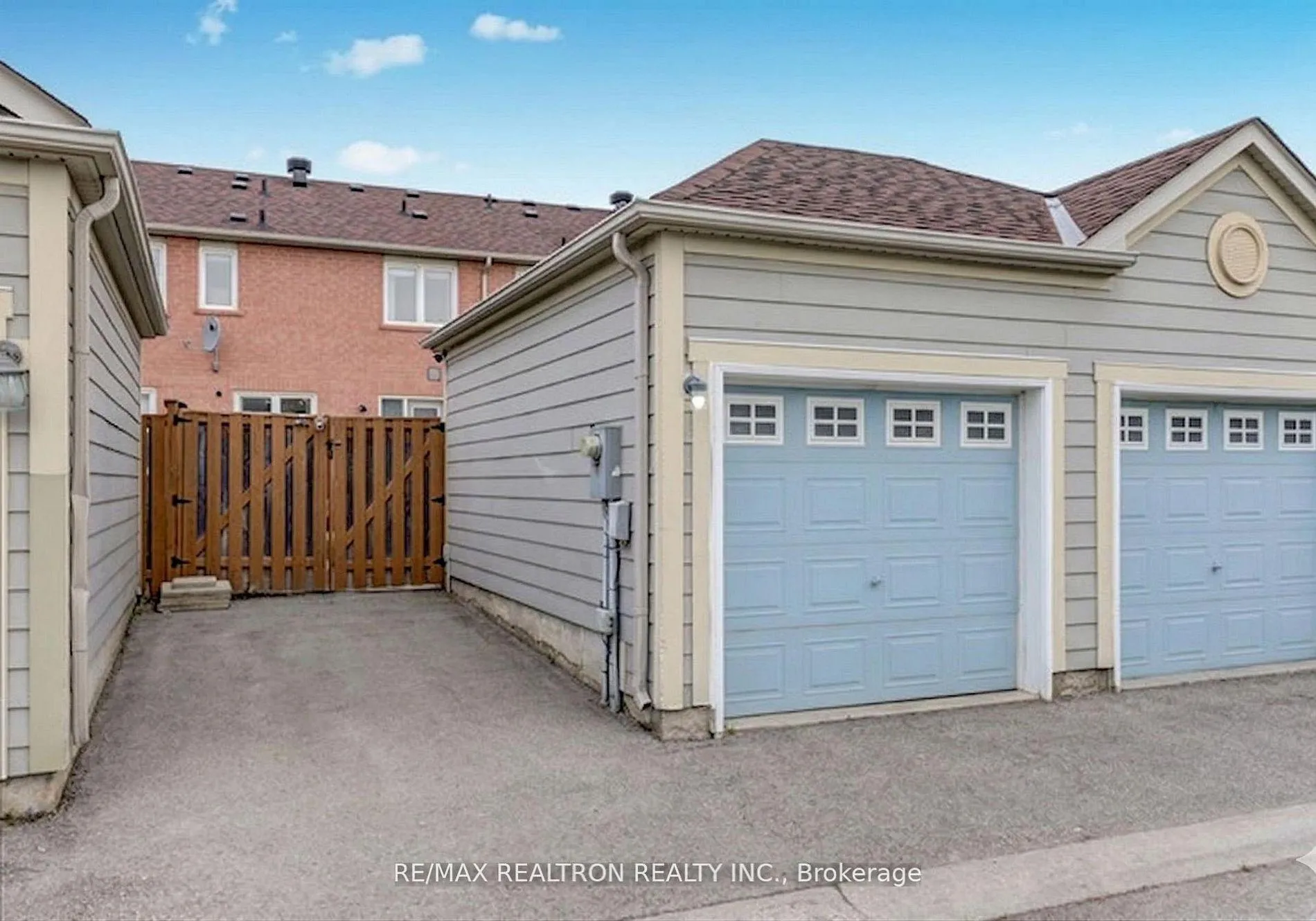 Photo 15 of 76 Gas Lamp Lane, Markham, Cornell — HOMEH