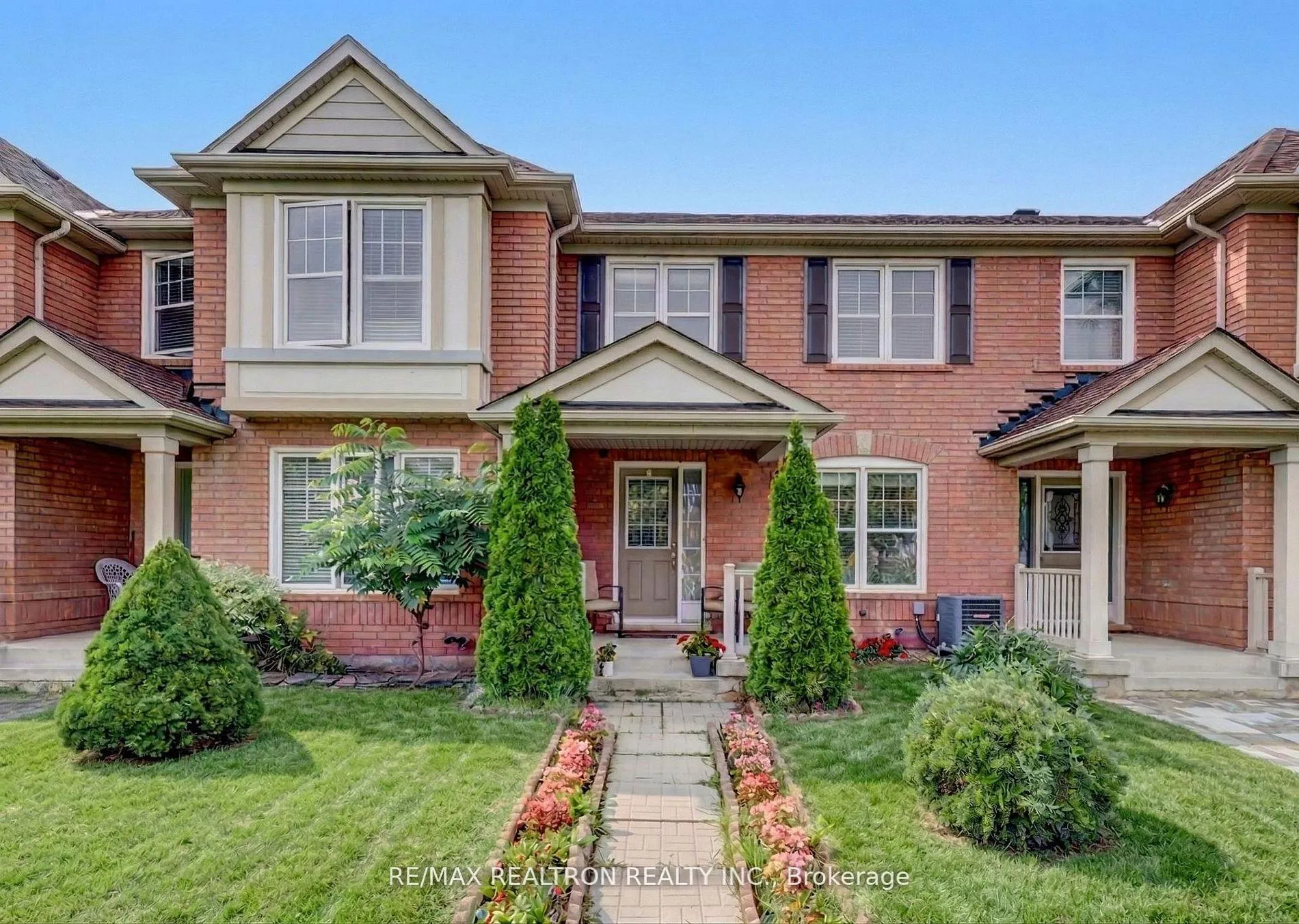 Photo 16 of 76 Gas Lamp Lane, Markham, Cornell — HOMEH