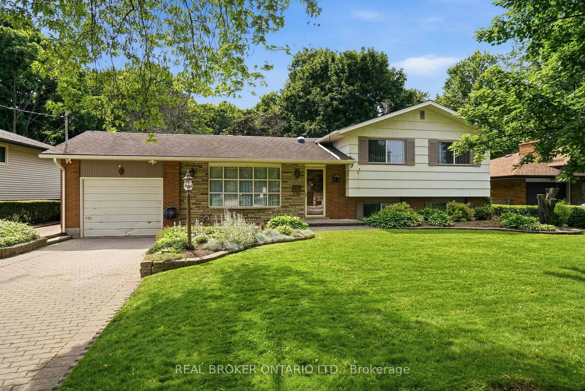 Photo 1 of 23 Kings Grant Road, St. Catharines, Lakeshore — HOMEH