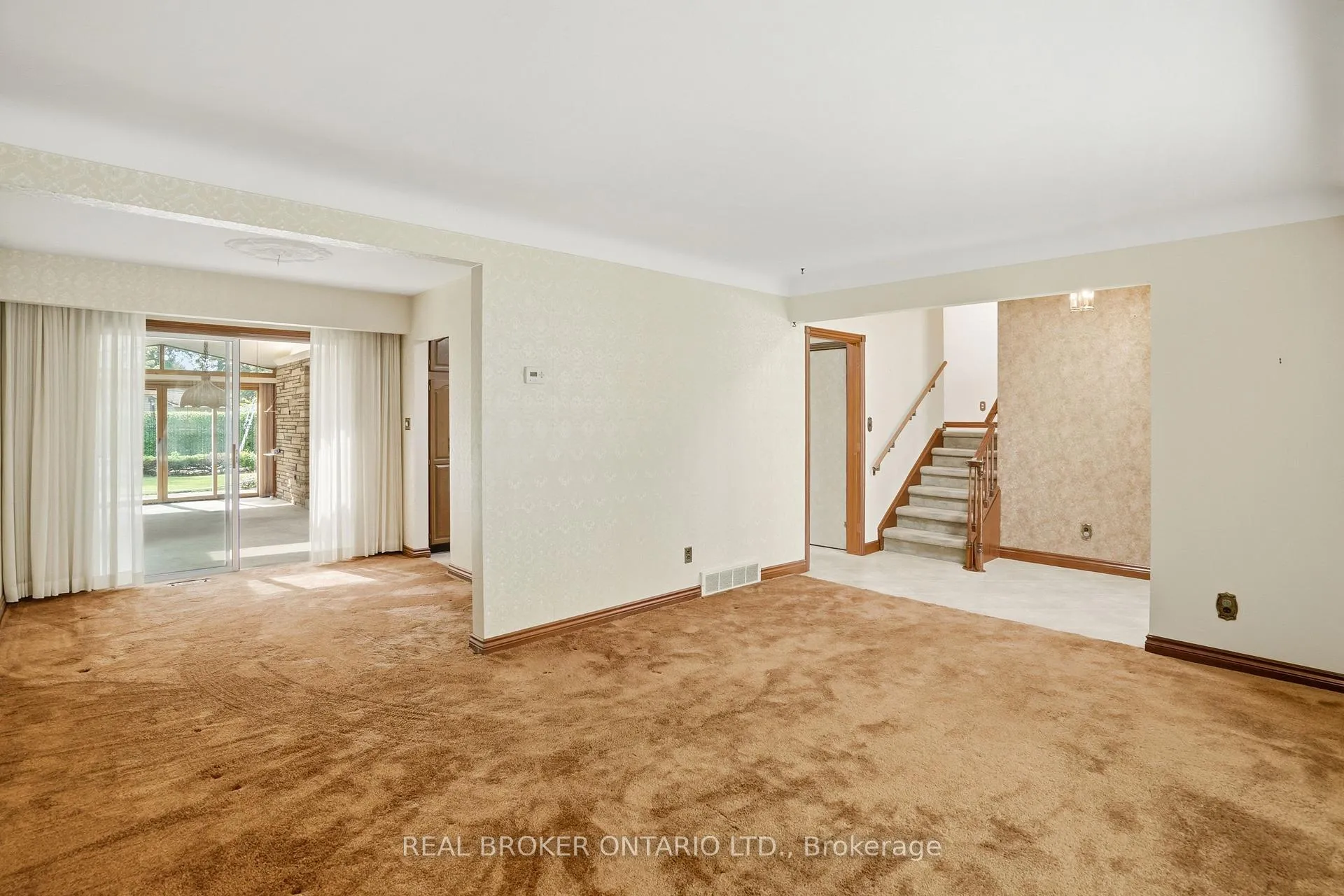 Photo 15 of 23 Kings Grant Road, St. Catharines, Lakeshore — HOMEH