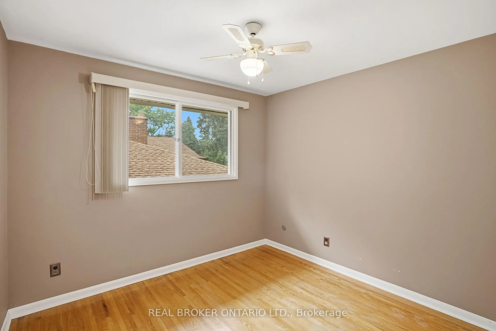 Photo 22 of 23 Kings Grant Road, St. Catharines, Lakeshore — HOMEH