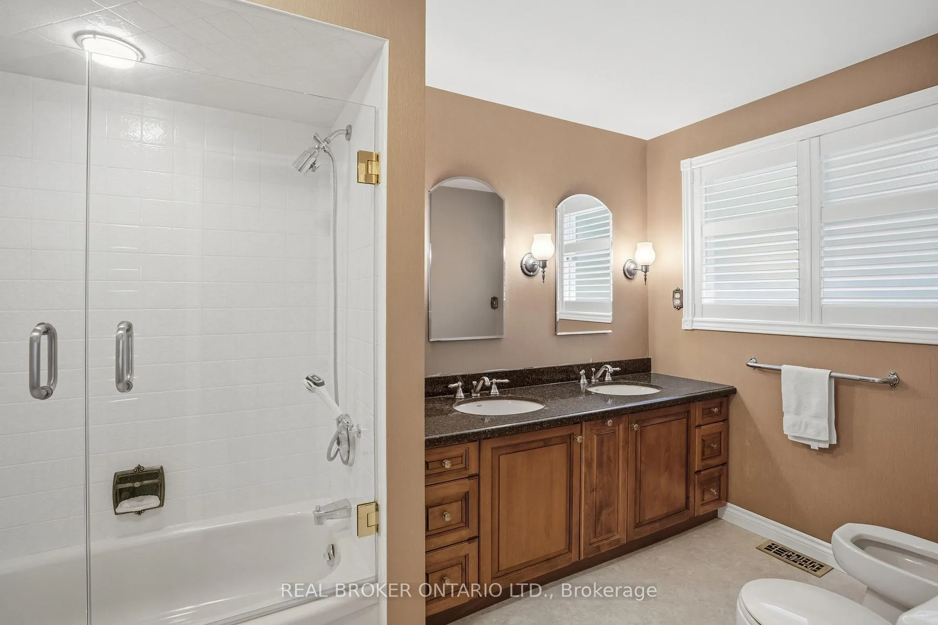 Photo 23 of 23 Kings Grant Road, St. Catharines, Lakeshore — HOMEH