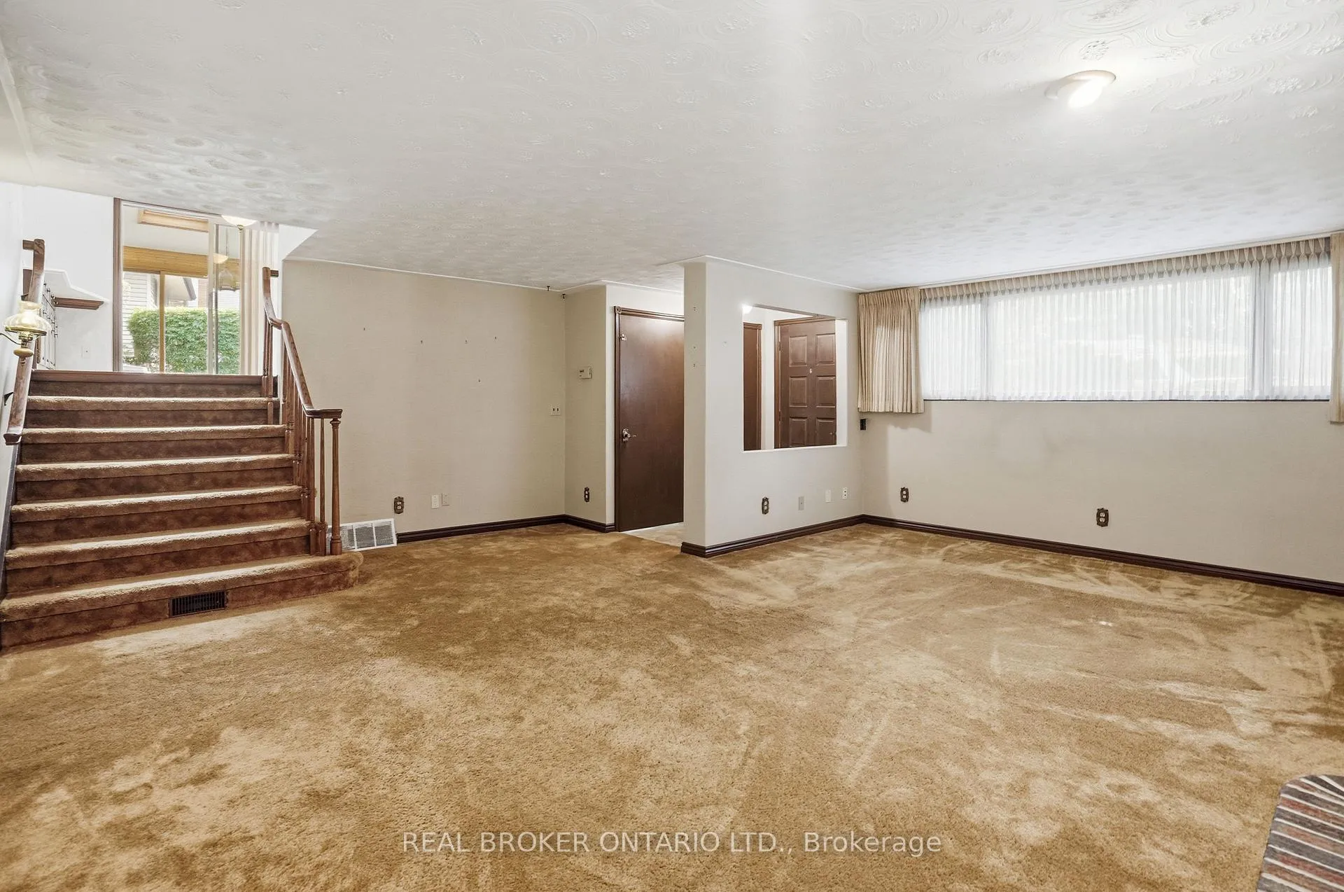 Photo 24 of 23 Kings Grant Road, St. Catharines, Lakeshore — HOMEH