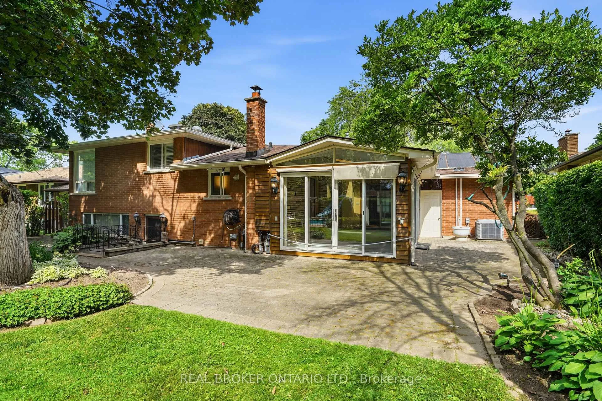 Photo 31 of 23 Kings Grant Road, St. Catharines, Lakeshore — HOMEH