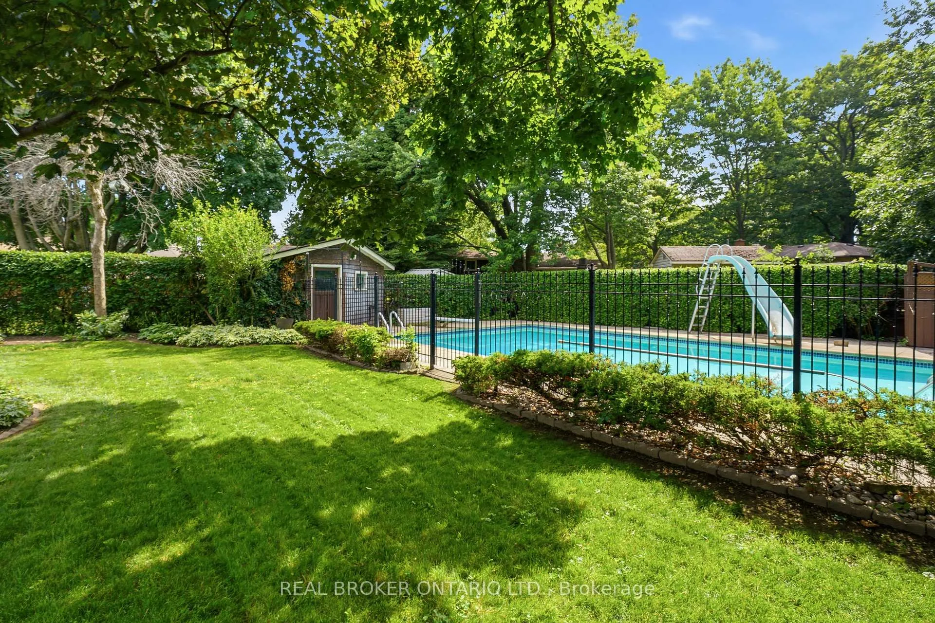 Photo 33 of 23 Kings Grant Road, St. Catharines, Lakeshore — HOMEH