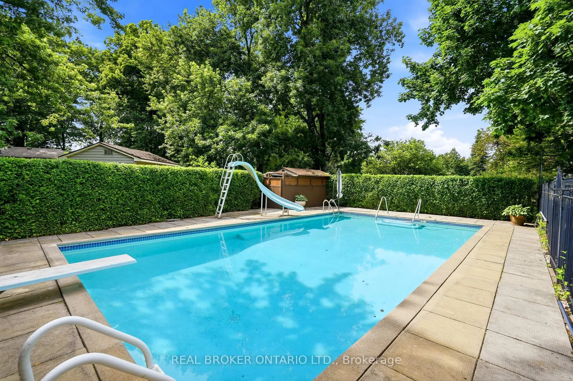 Photo 35 of 23 Kings Grant Road, St. Catharines, Lakeshore — HOMEH