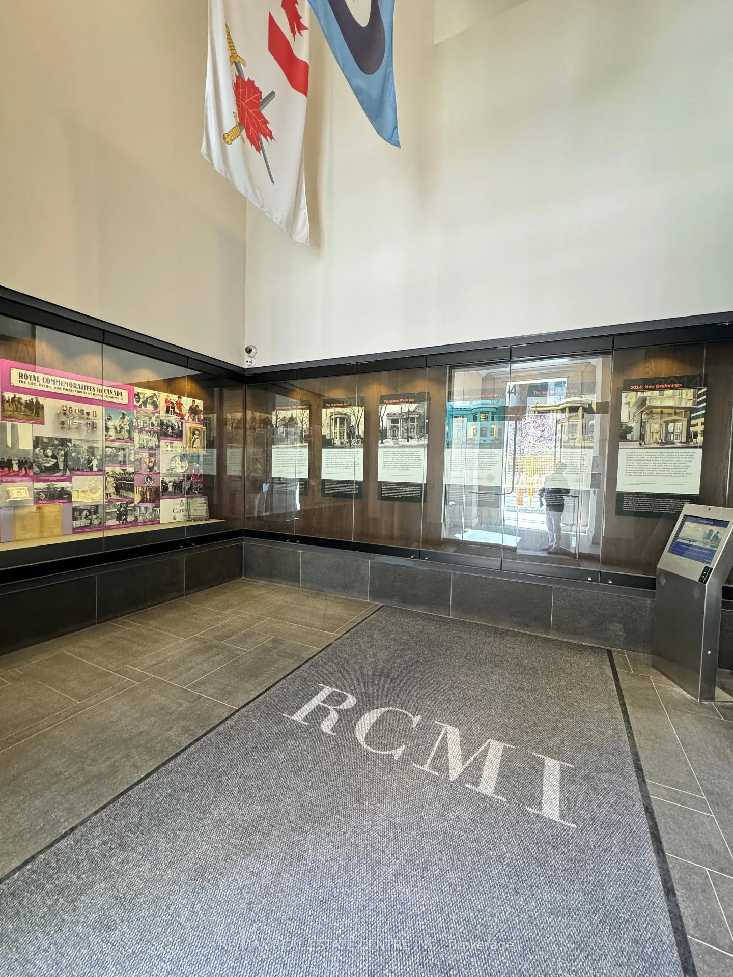 Photo 1 of Unit 805, 426 University Avenue, Toronto, Kensington-Chinatown — HOMEH
