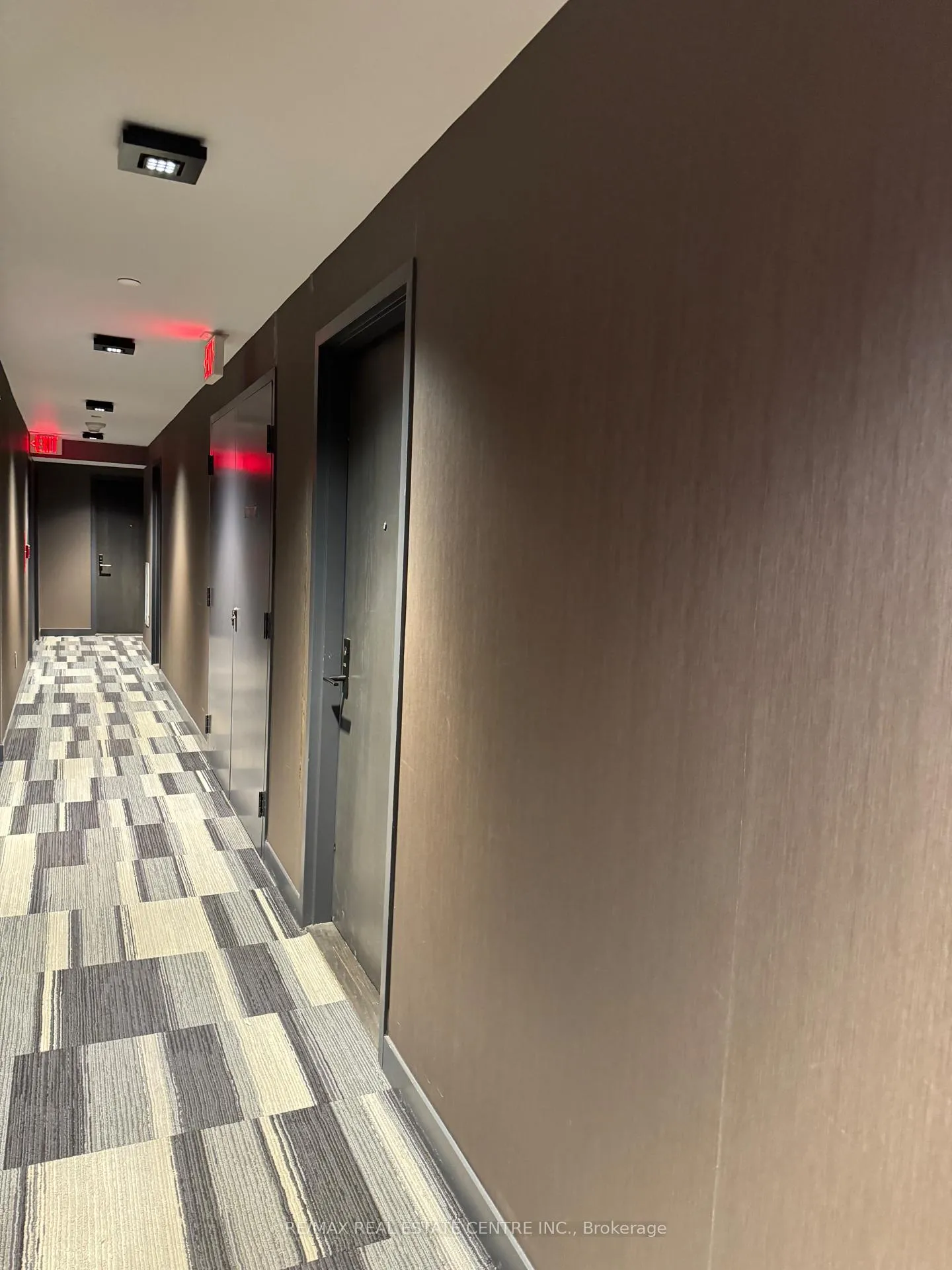 Photo 3 of Unit 805, 426 University Avenue, Toronto, Kensington-Chinatown — HOMEH