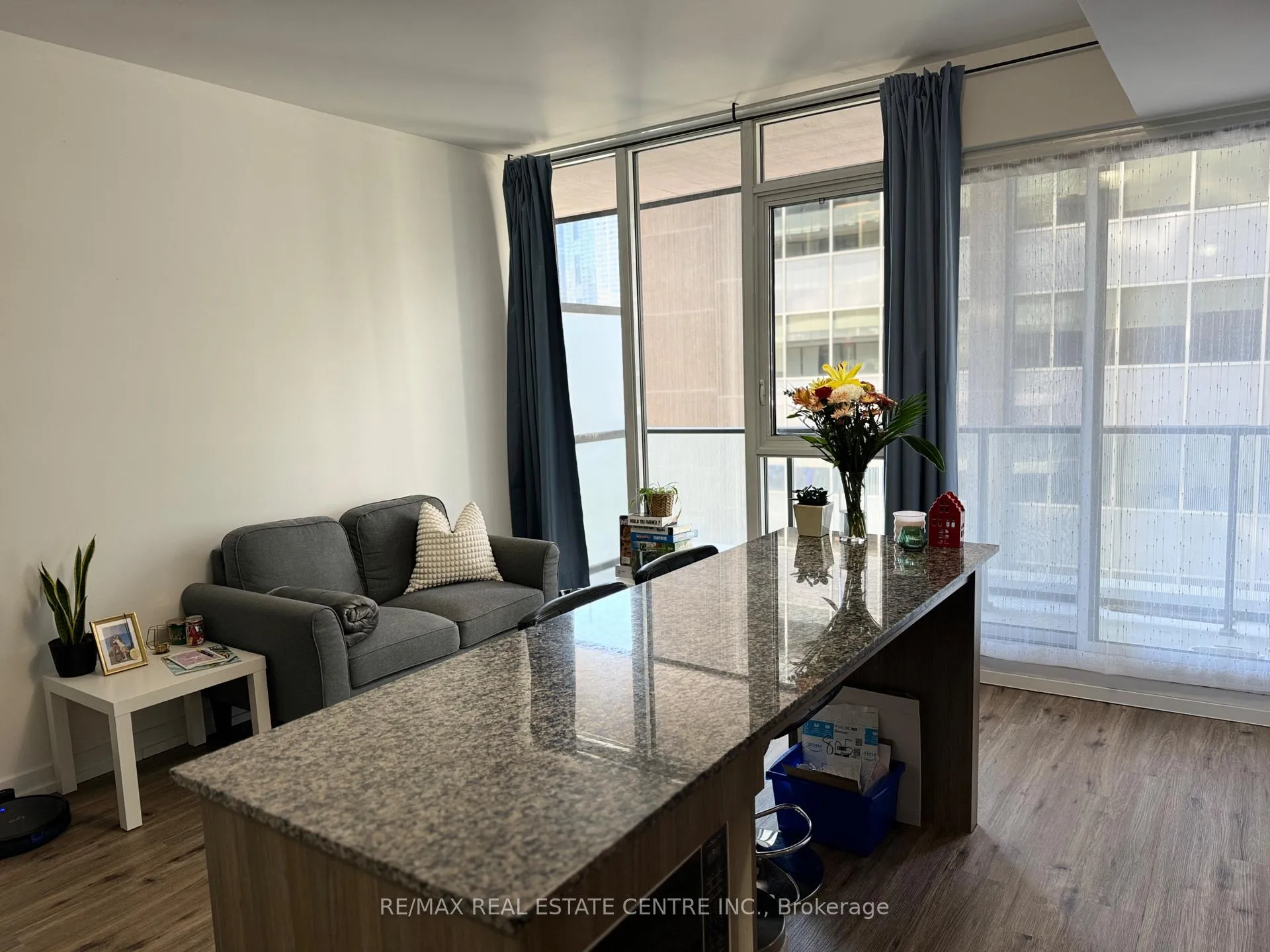 Photo 6 of Unit 805, 426 University Avenue, Toronto, Kensington-Chinatown — HOMEH