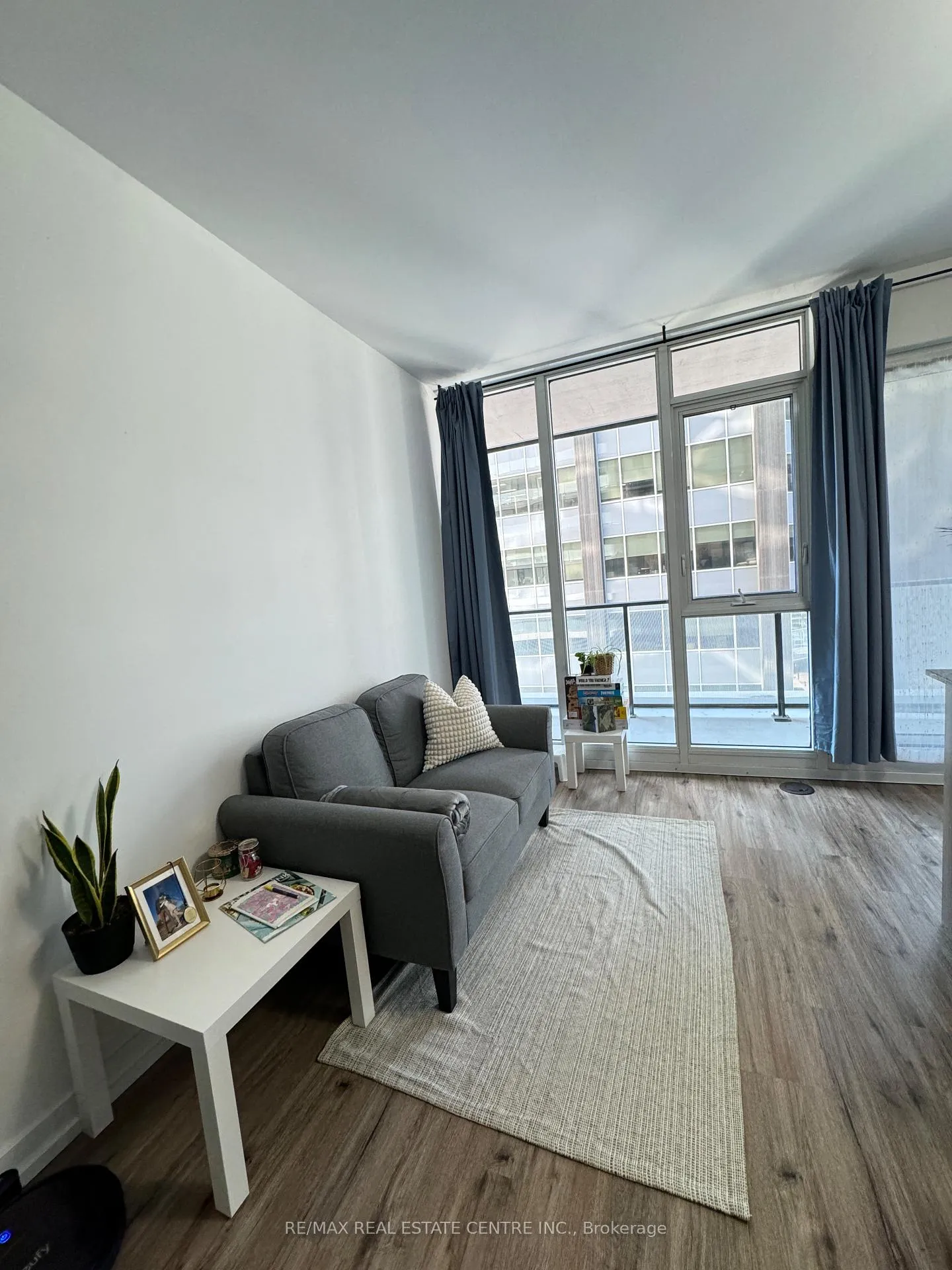 Photo 9 of Unit 805, 426 University Avenue, Toronto, Kensington-Chinatown — HOMEH