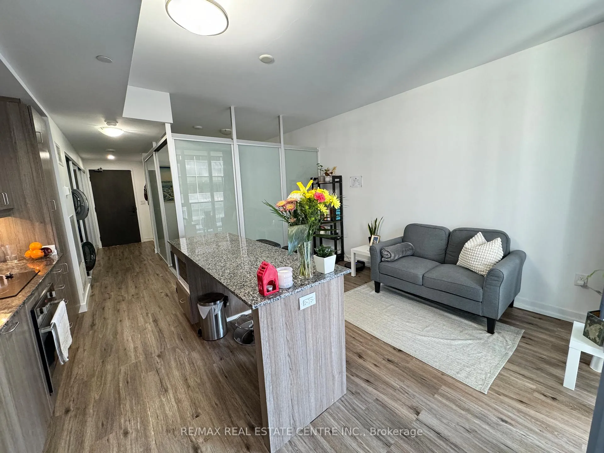 Photo 10 of Unit 805, 426 University Avenue, Toronto, Kensington-Chinatown — HOMEH