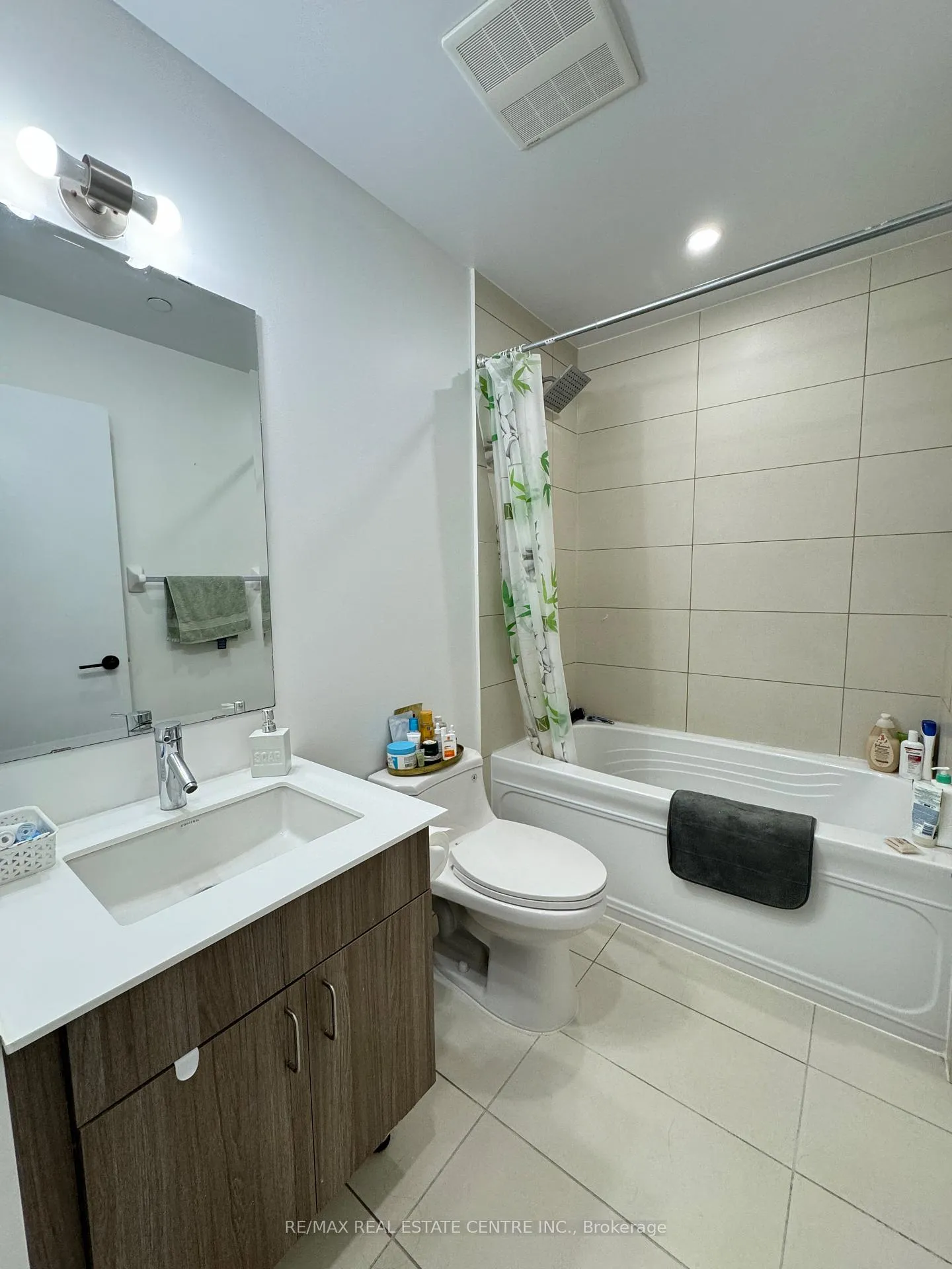 Photo 15 of Unit 805, 426 University Avenue, Toronto, Kensington-Chinatown — HOMEH
