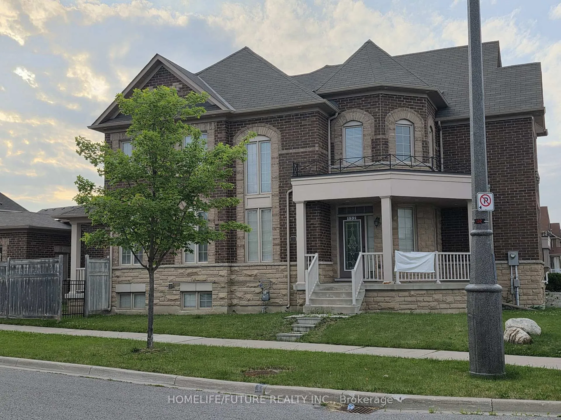 Photo 1 of 132 William Berczy Boulevard, Markham, Berczy — HOMEH