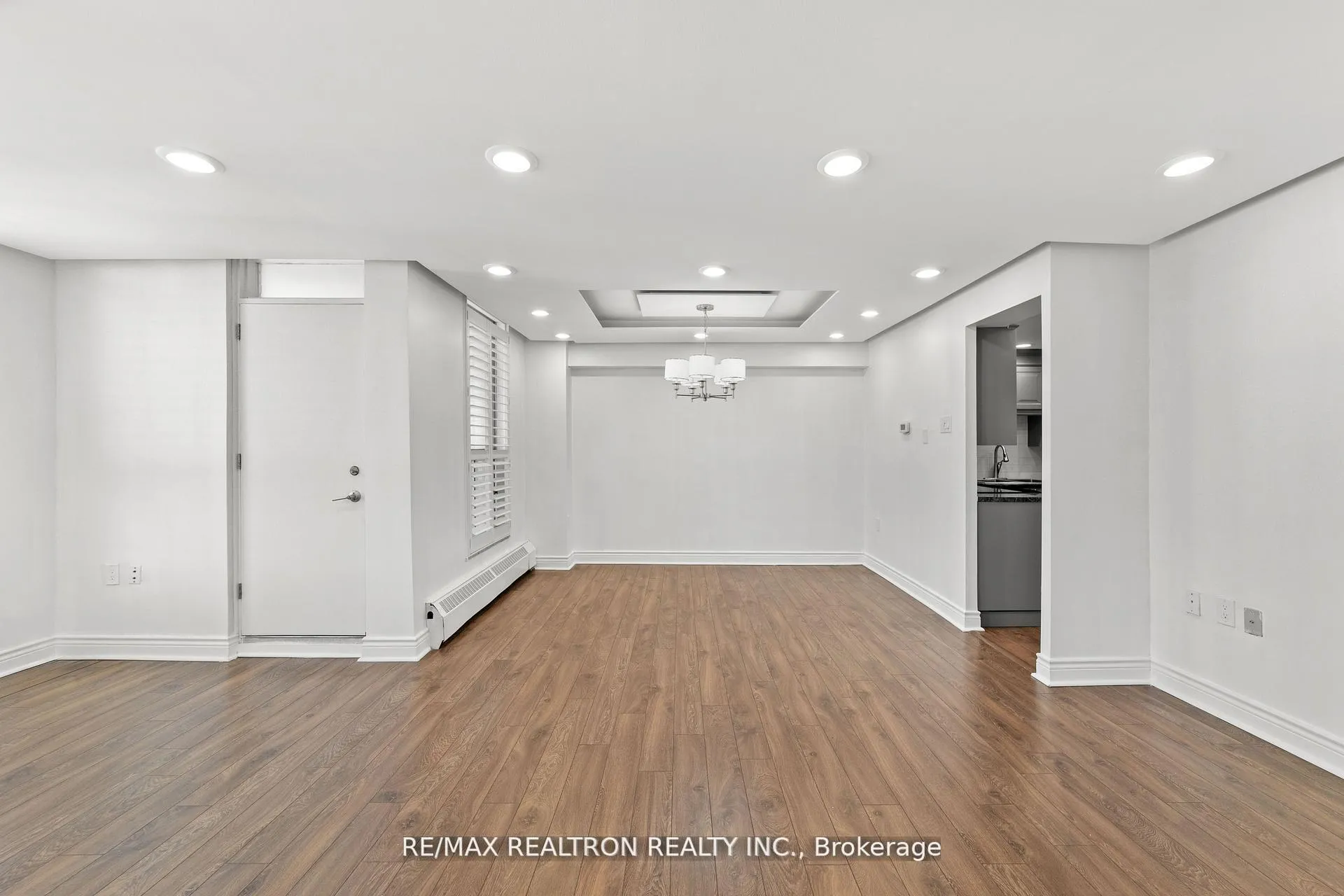 Photo 2 of Unit 702, 130 Neptune Drive, Toronto, Englemount-Lawrence — HOMEH