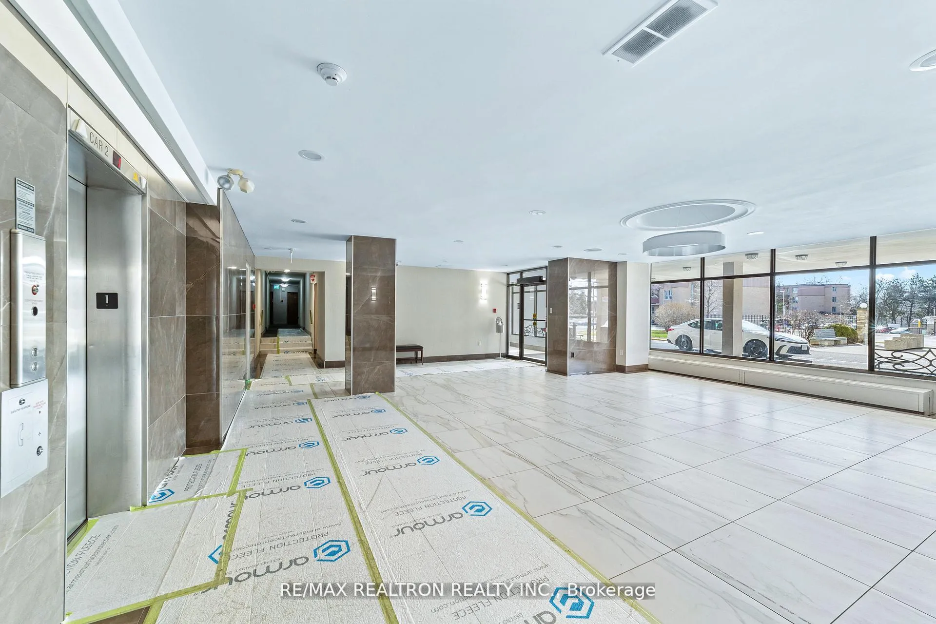 Photo 5 of Unit 702, 130 Neptune Drive, Toronto, Englemount-Lawrence — HOMEH