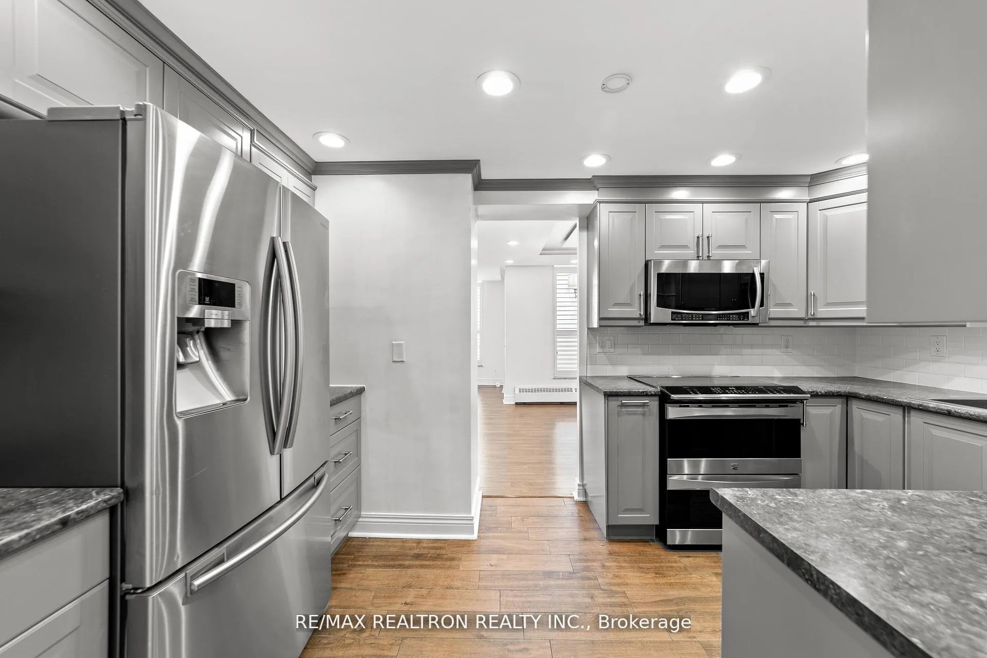 Photo 8 of Unit 702, 130 Neptune Drive, Toronto, Englemount-Lawrence — HOMEH