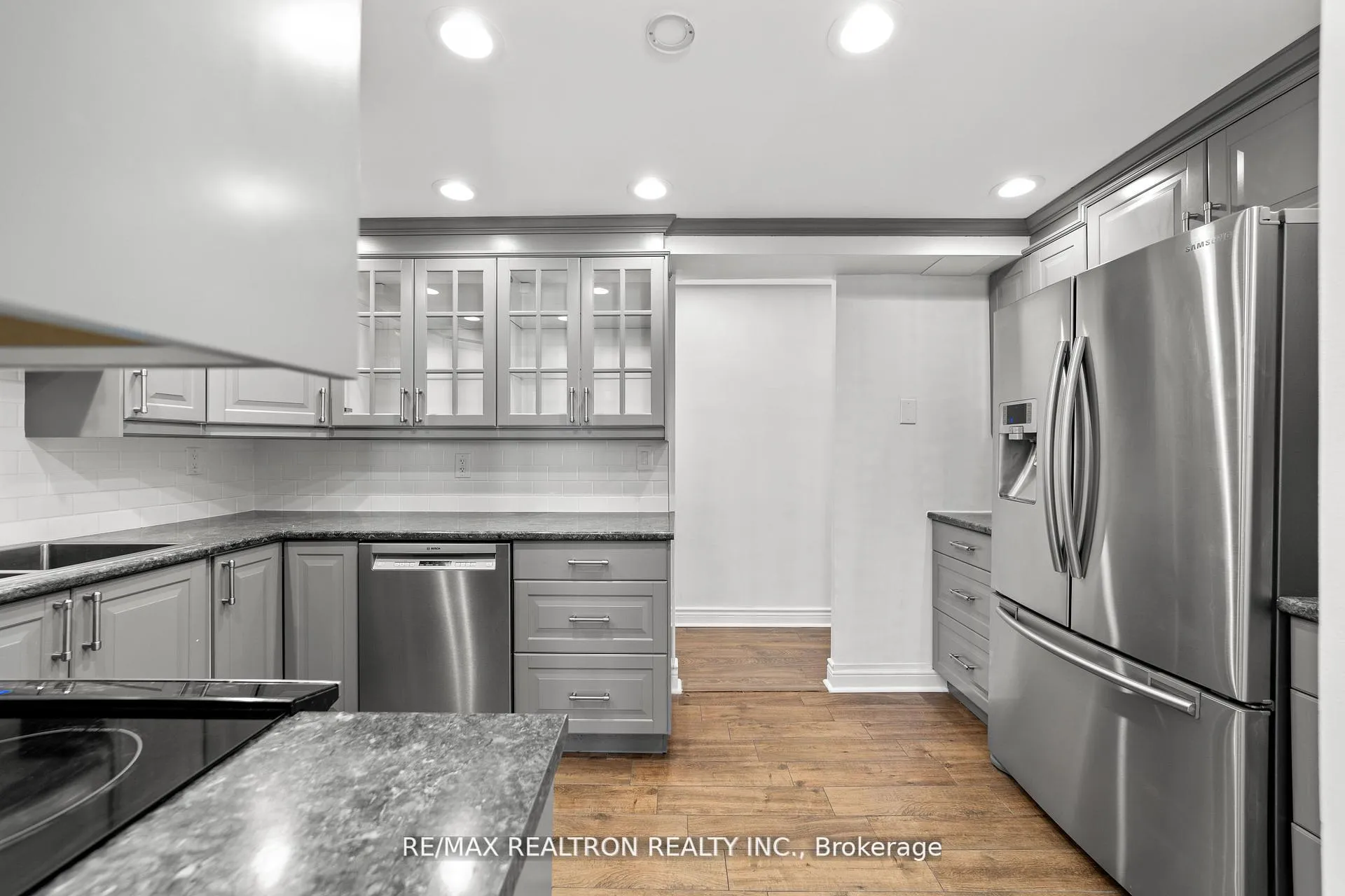 Photo 11 of Unit 702, 130 Neptune Drive, Toronto, Englemount-Lawrence — HOMEH