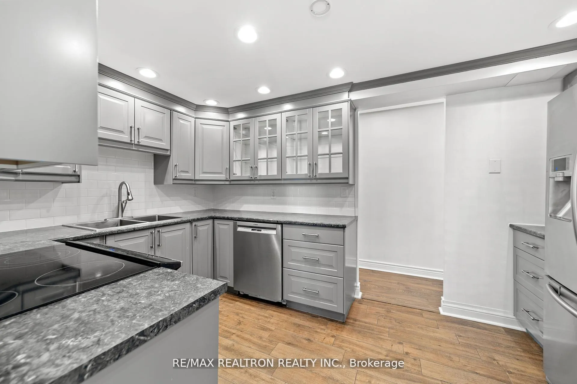 Photo 12 of Unit 702, 130 Neptune Drive, Toronto, Englemount-Lawrence — HOMEH