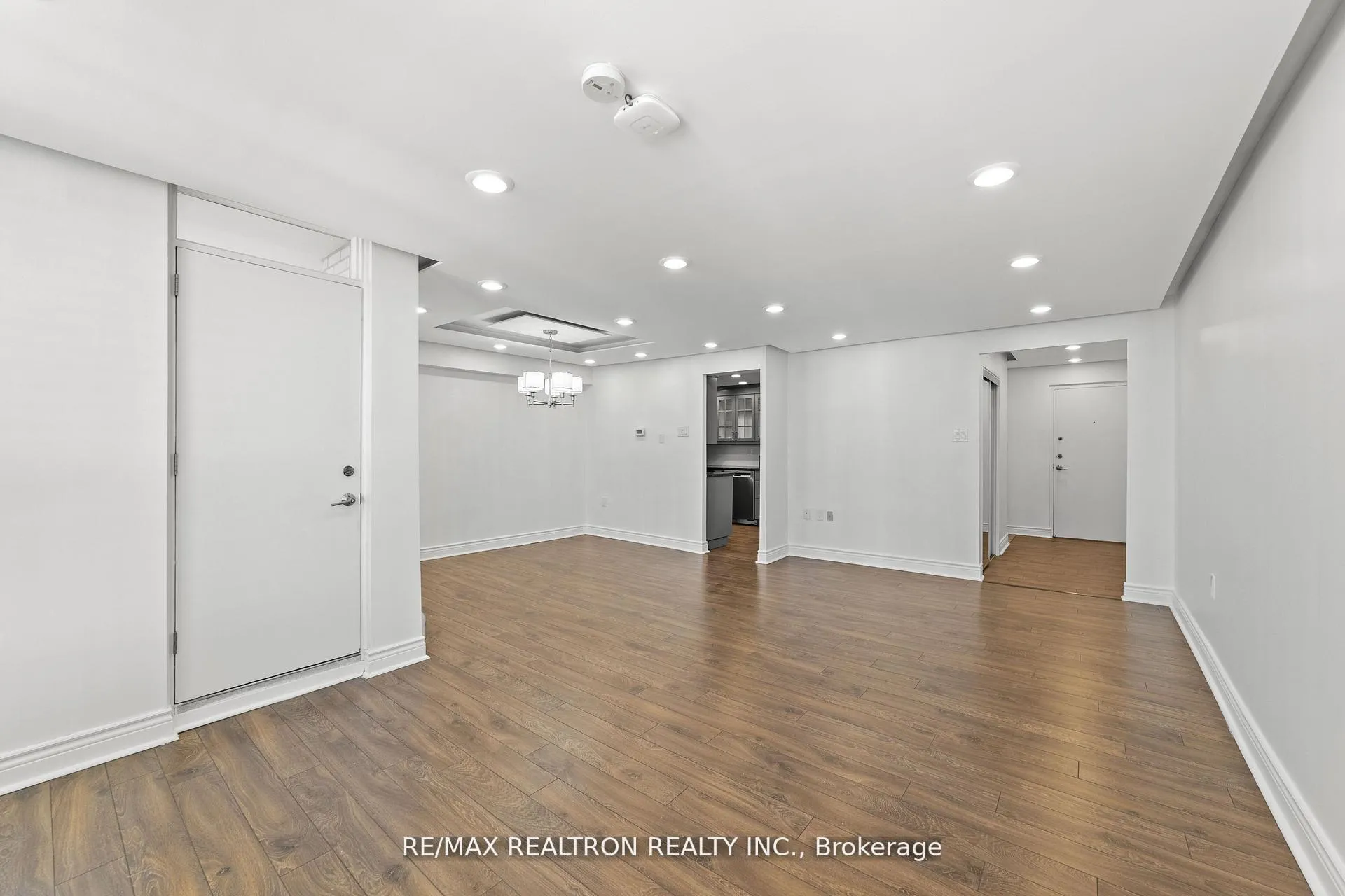 Photo 16 of Unit 702, 130 Neptune Drive, Toronto, Englemount-Lawrence — HOMEH