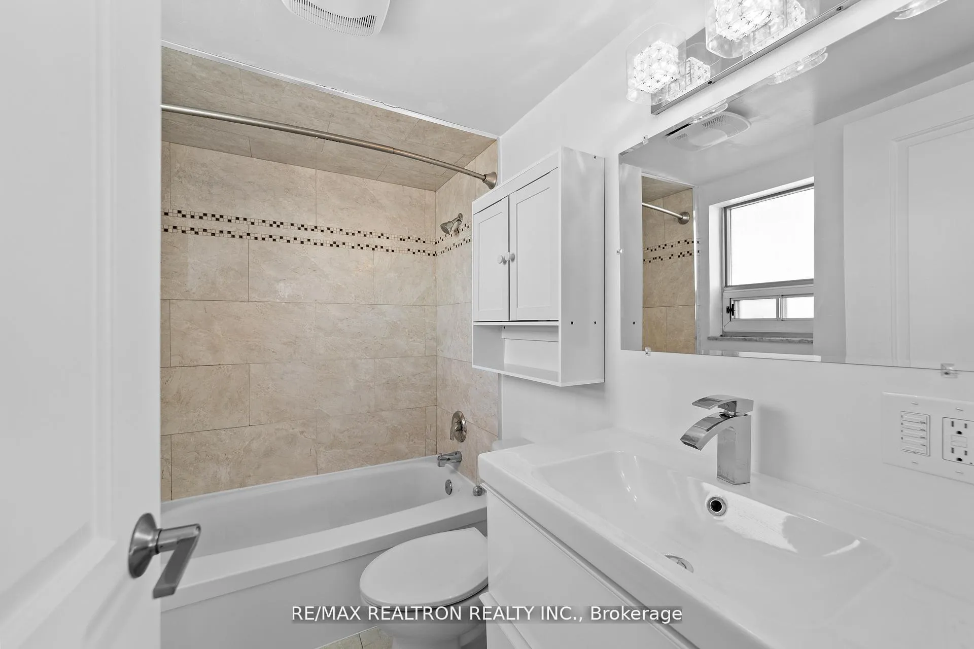 Photo 25 of Unit 702, 130 Neptune Drive, Toronto, Englemount-Lawrence — HOMEH