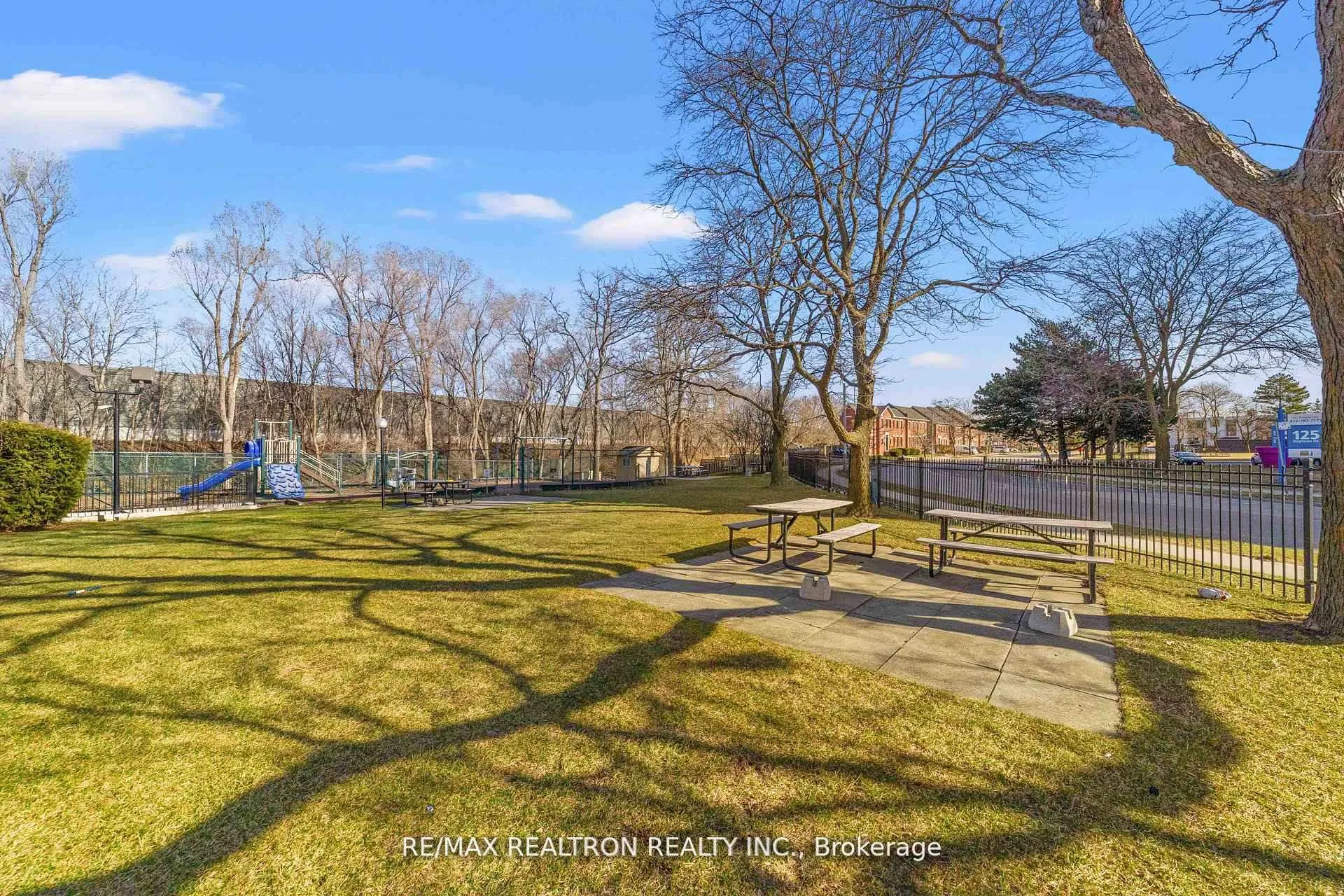 Photo 39 of Unit 702, 130 Neptune Drive, Toronto, Englemount-Lawrence — HOMEH