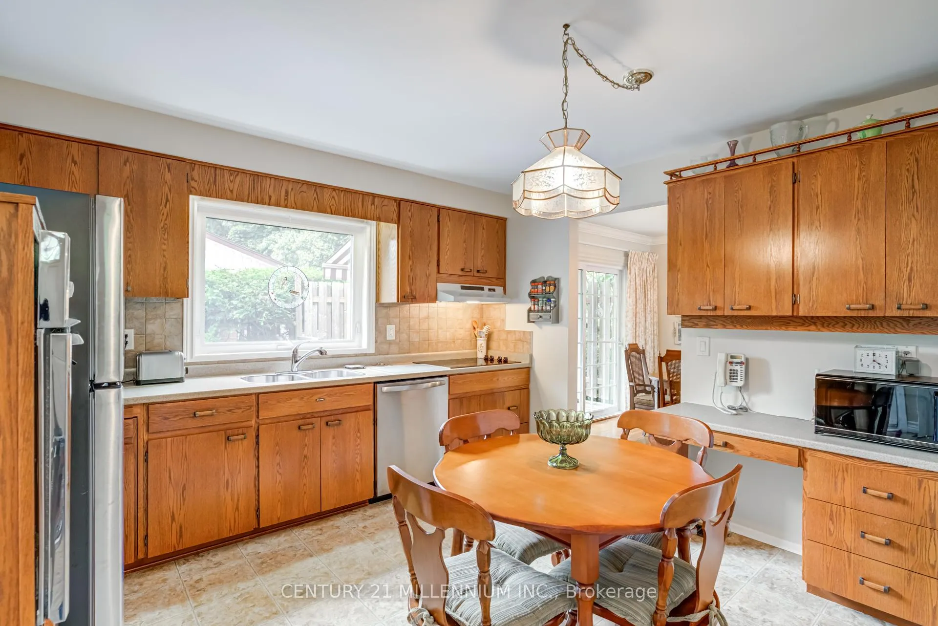 Photo 8 of 1 Ladore Drive, Brampton, Brampton South — HOMEH