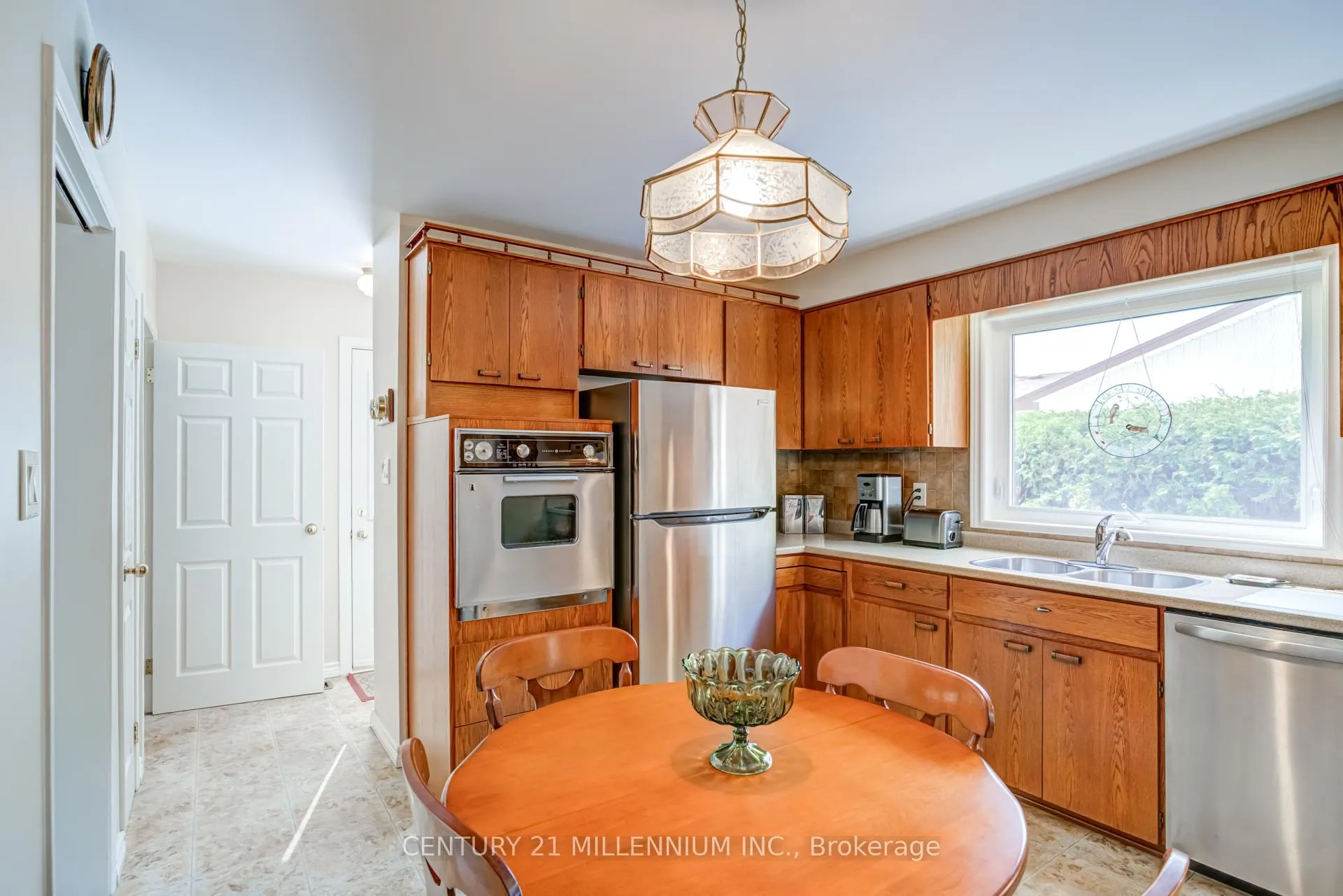 Photo 10 of 1 Ladore Drive, Brampton, Brampton South — HOMEH