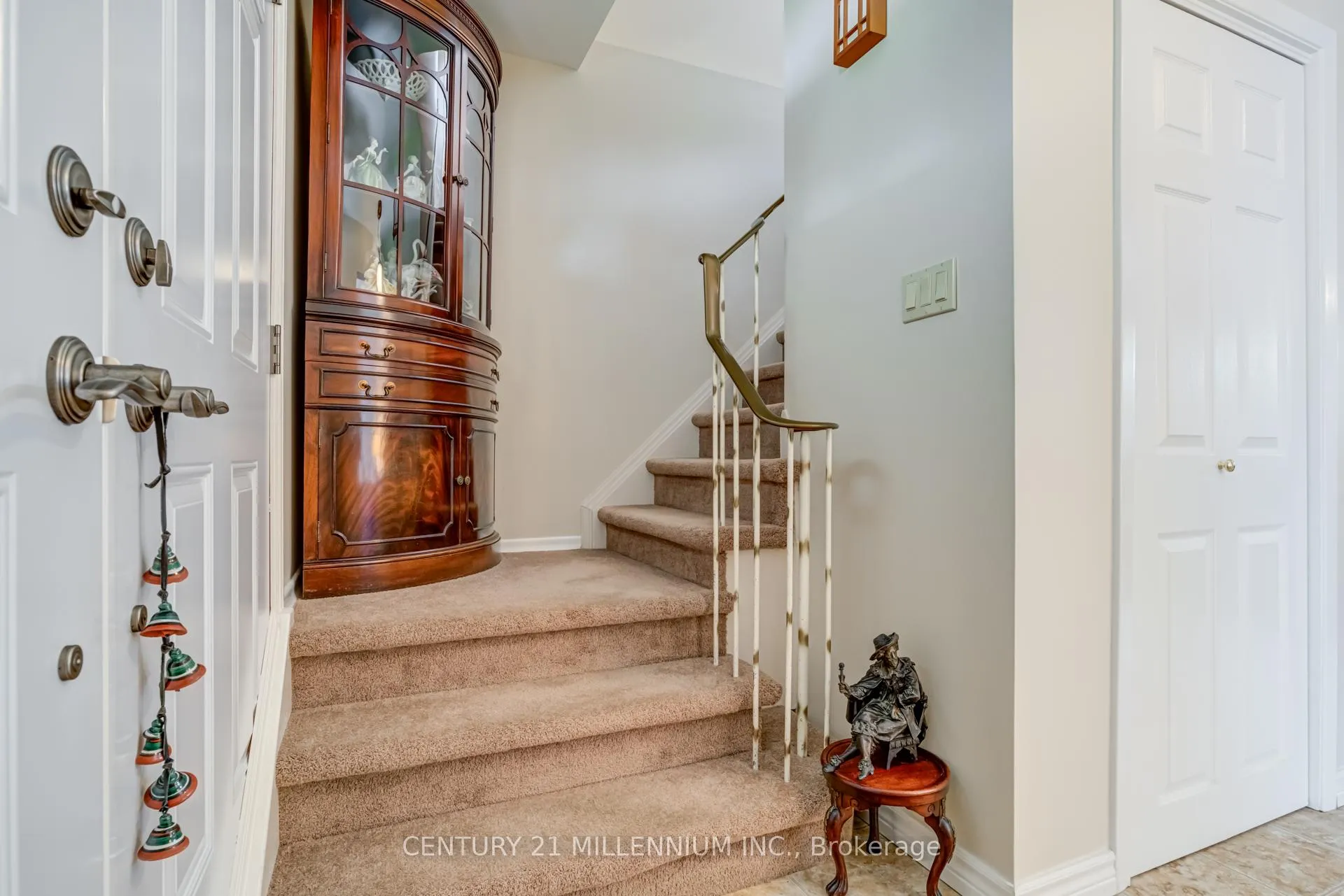 Photo 13 of 1 Ladore Drive, Brampton, Brampton South — HOMEH