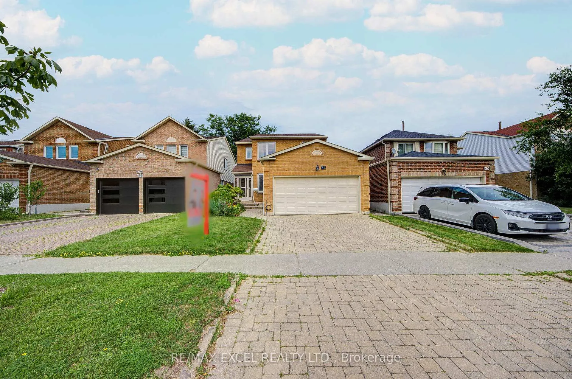 Photo 2 of 74 Holmbush Crescent, Scarborough, Steeles — HOMEH