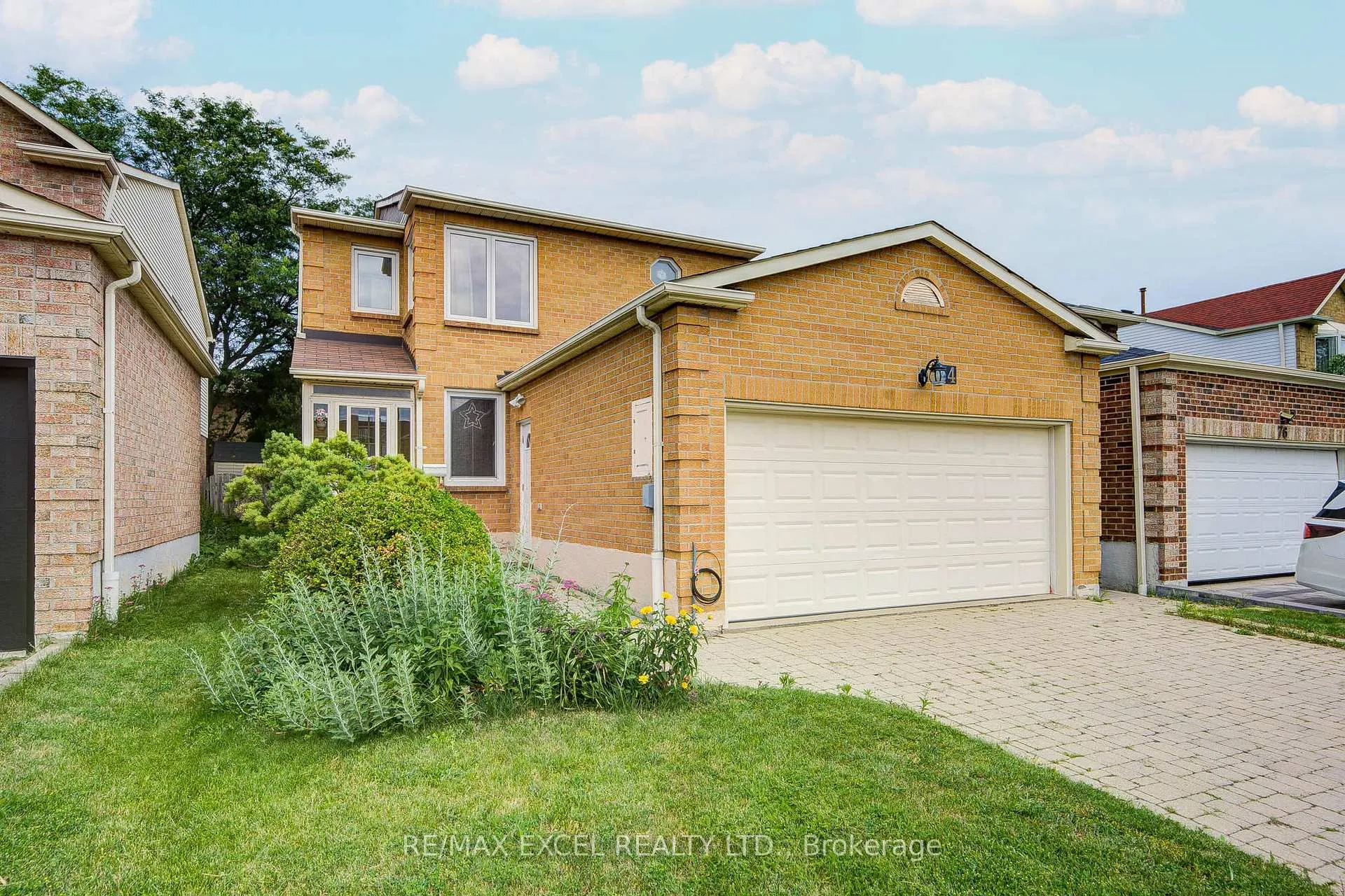 Photo 3 of 74 Holmbush Crescent, Scarborough, Steeles — HOMEH