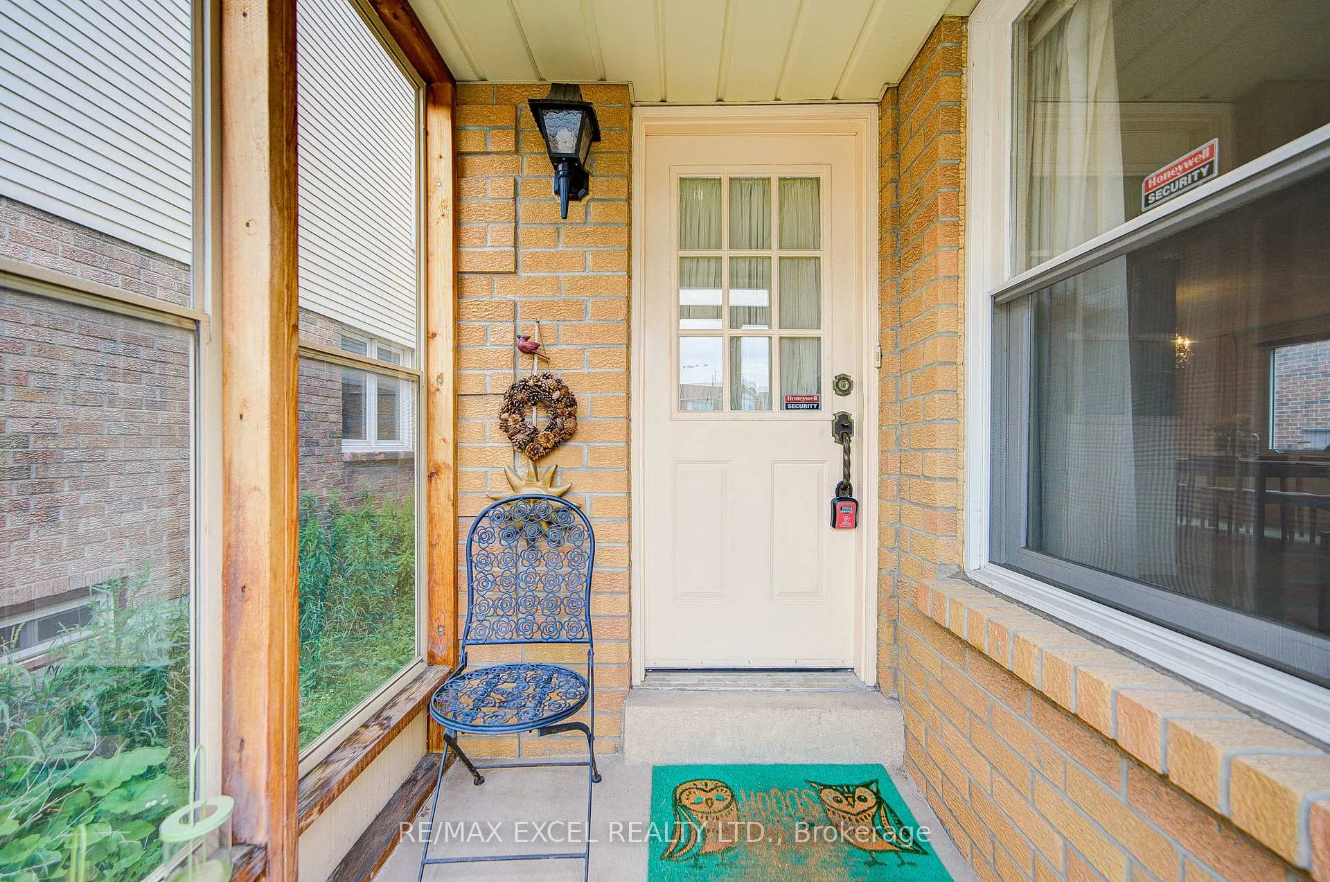 Photo 5 of 74 Holmbush Crescent, Scarborough, Steeles — HOMEH