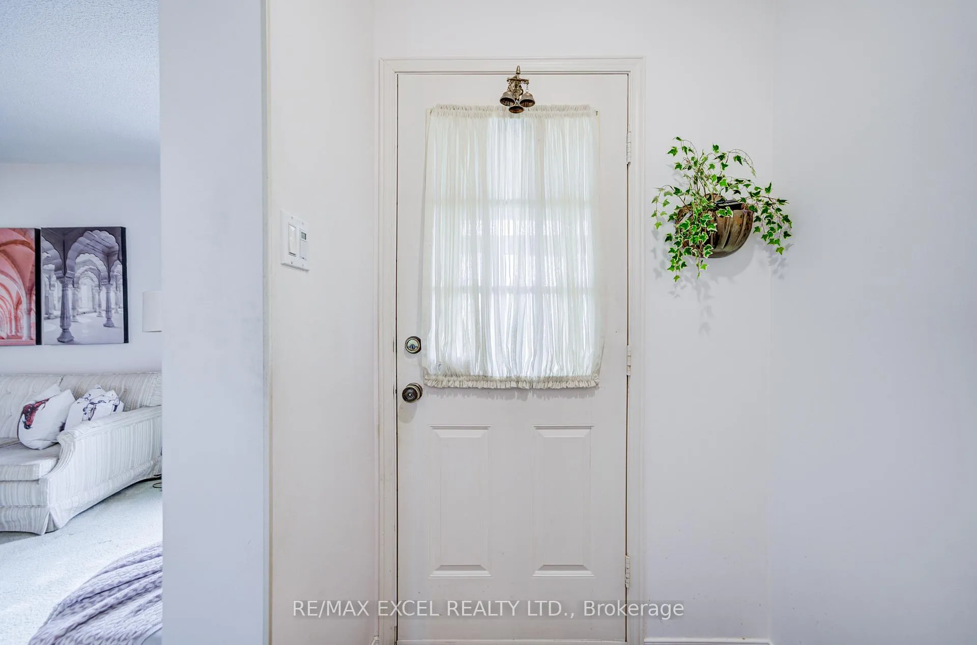 Photo 6 of 74 Holmbush Crescent, Scarborough, Steeles — HOMEH