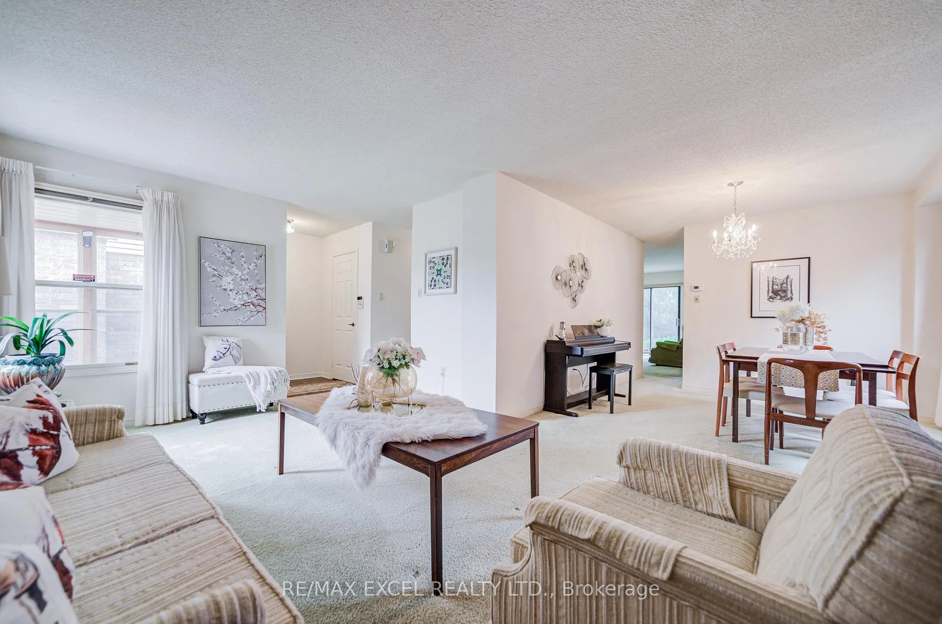 Photo 11 of 74 Holmbush Crescent, Scarborough, Steeles — HOMEH