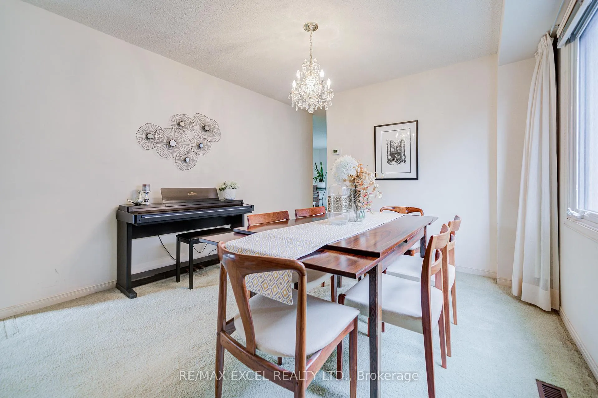 Photo 13 of 74 Holmbush Crescent, Scarborough, Steeles — HOMEH