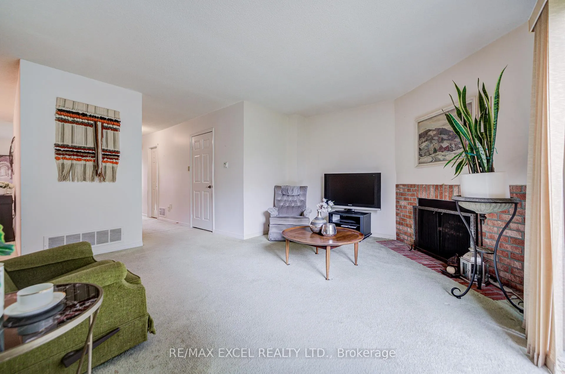 Photo 17 of 74 Holmbush Crescent, Scarborough, Steeles — HOMEH