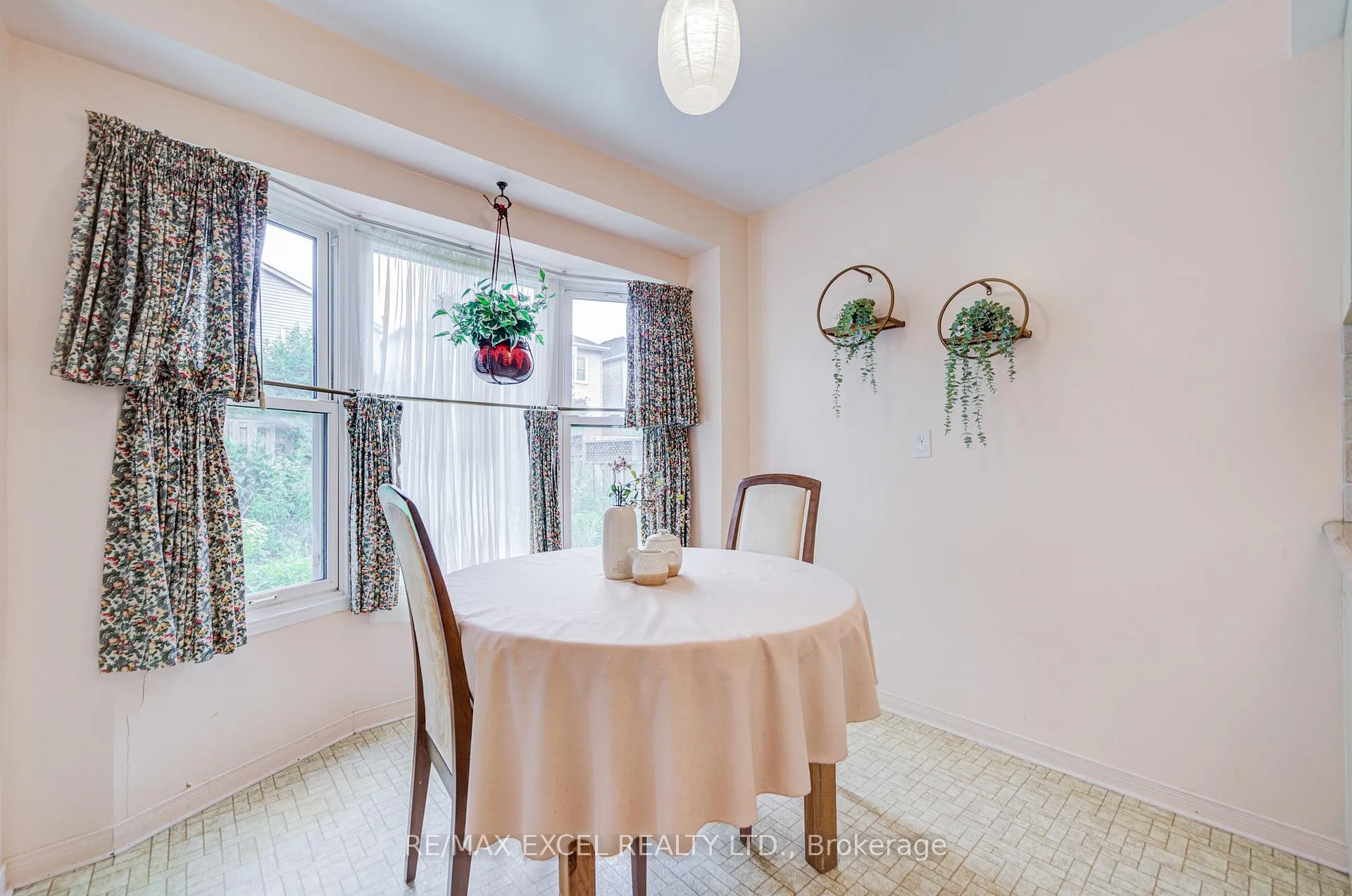 Photo 25 of 74 Holmbush Crescent, Scarborough, Steeles — HOMEH