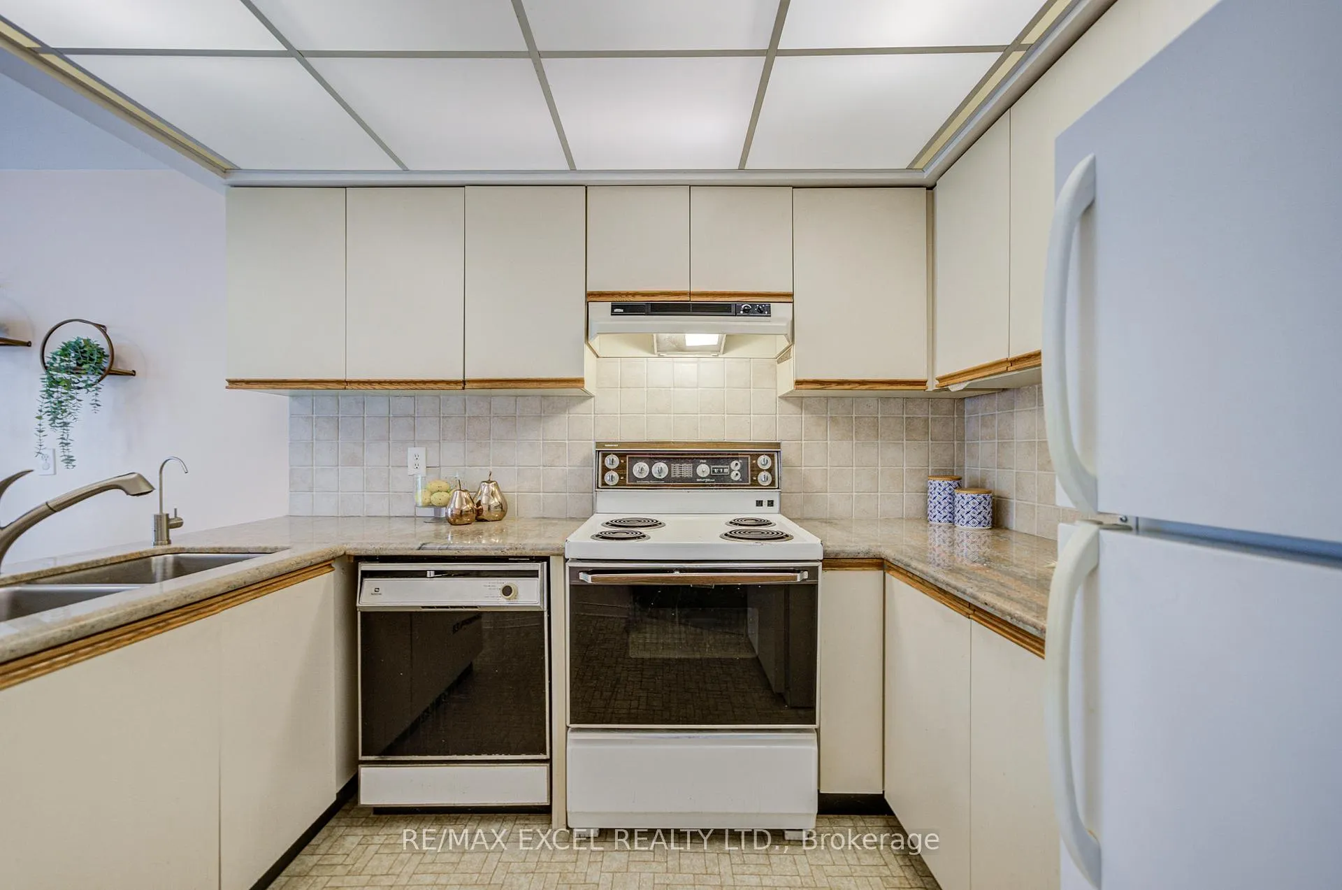 Photo 30 of 74 Holmbush Crescent, Scarborough, Steeles — HOMEH