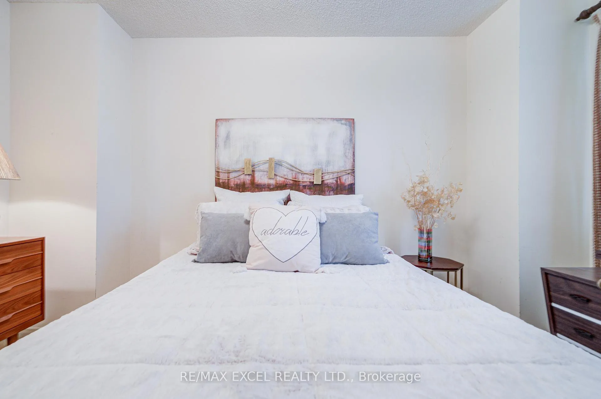 Photo 39 of 74 Holmbush Crescent, Scarborough, Steeles — HOMEH