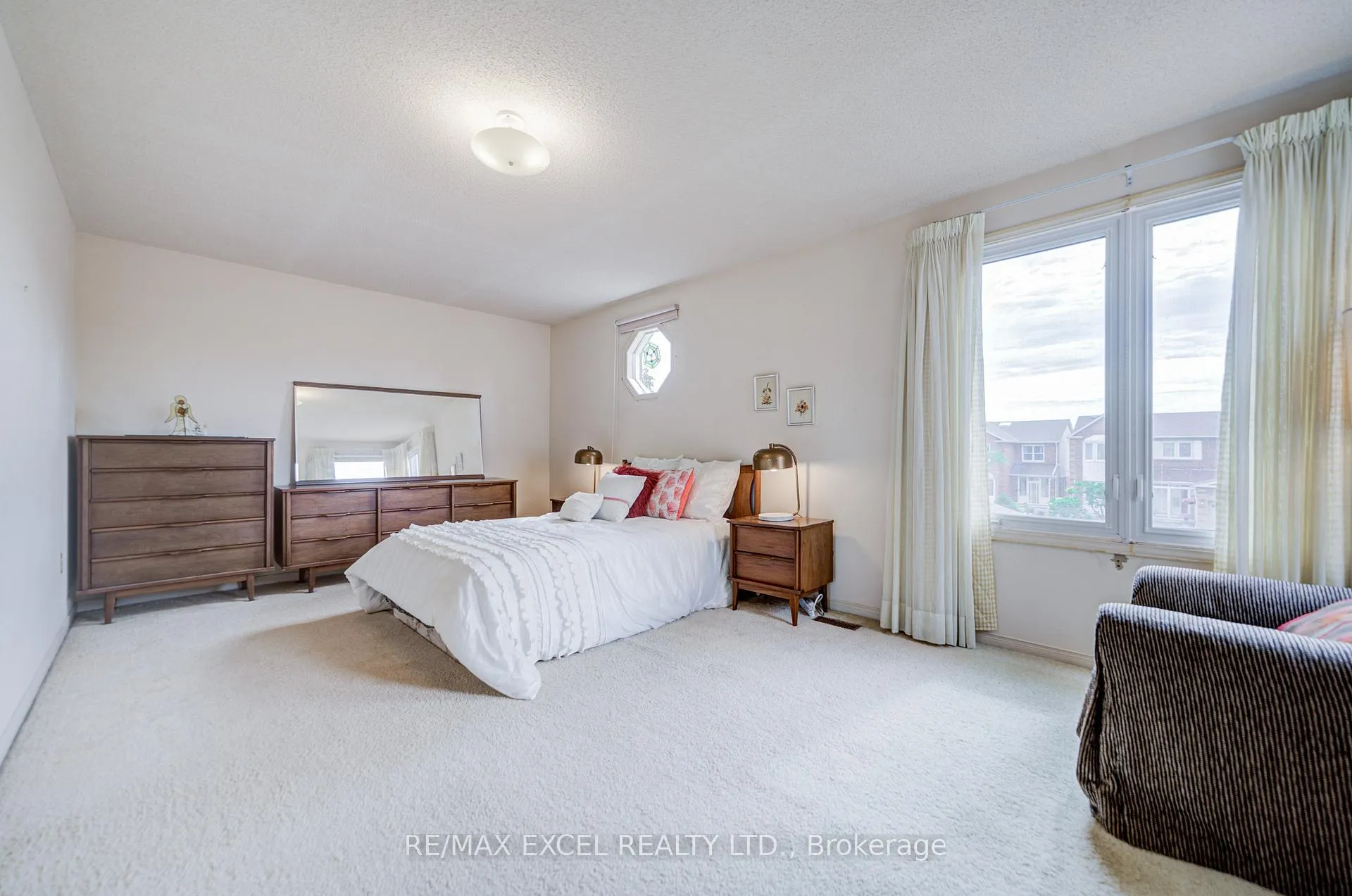 Photo 42 of 74 Holmbush Crescent, Scarborough, Steeles — HOMEH