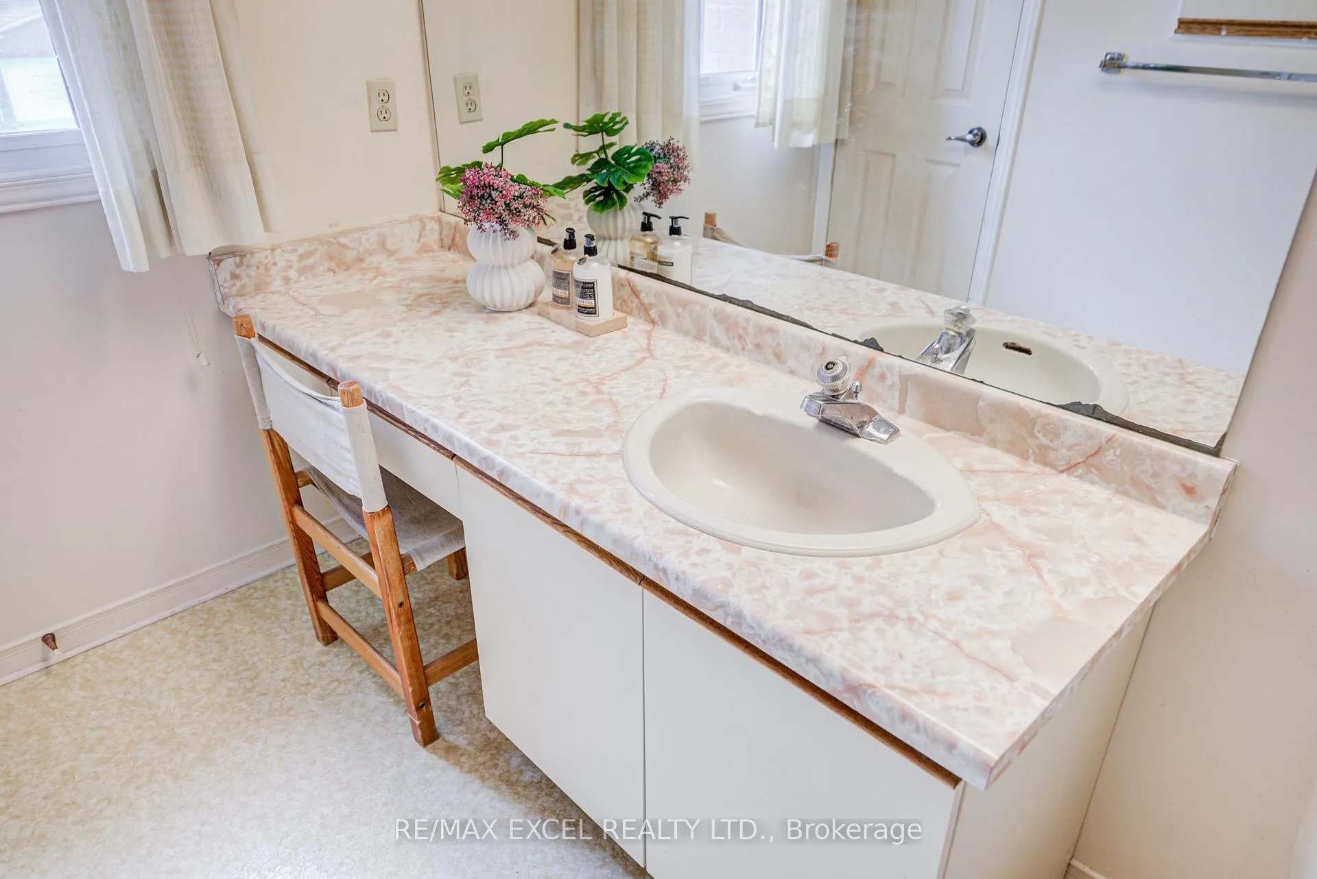 Photo 48 of 74 Holmbush Crescent, Scarborough, Steeles — HOMEH
