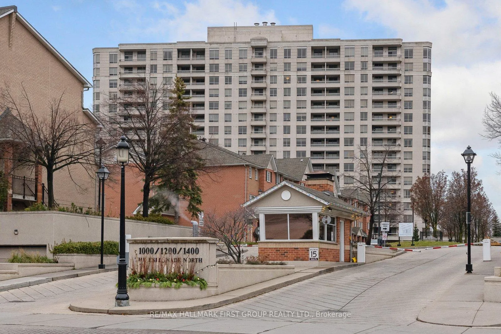 Photo 2 of Unit 304, 1000 The Esplanade N, Pickering, Town Centre — HOMEH