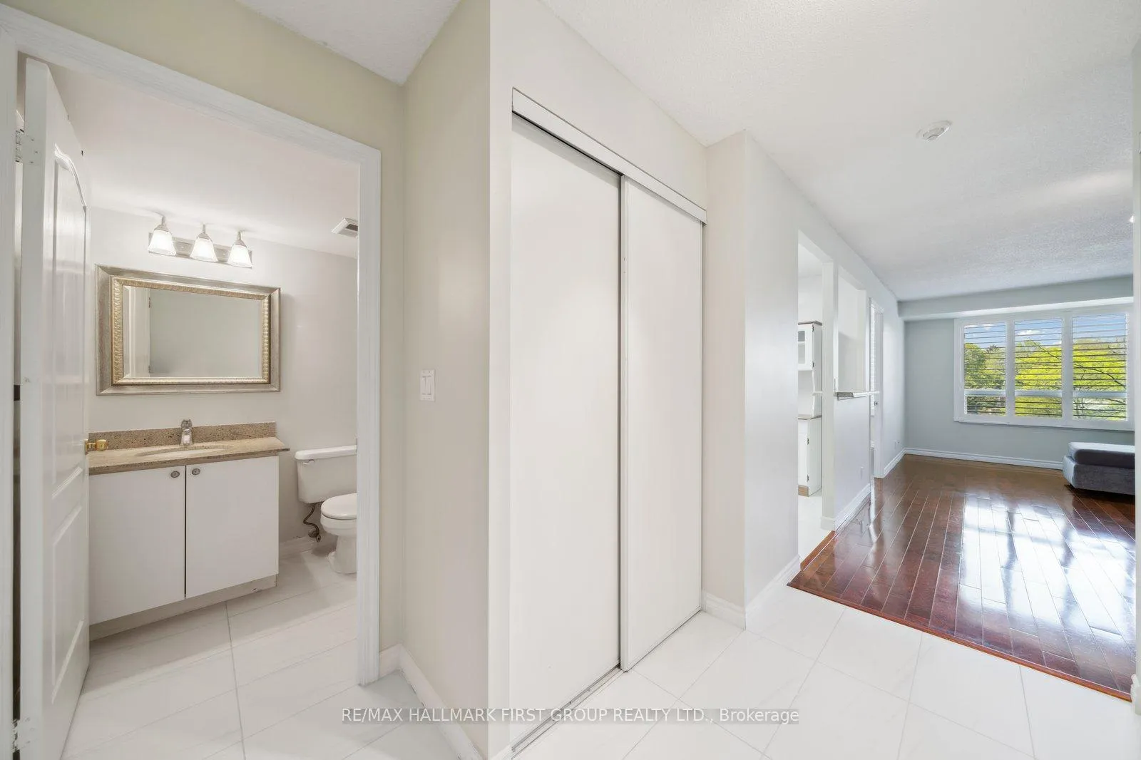 Photo 5 of Unit 304, 1000 The Esplanade N, Pickering, Town Centre — HOMEH
