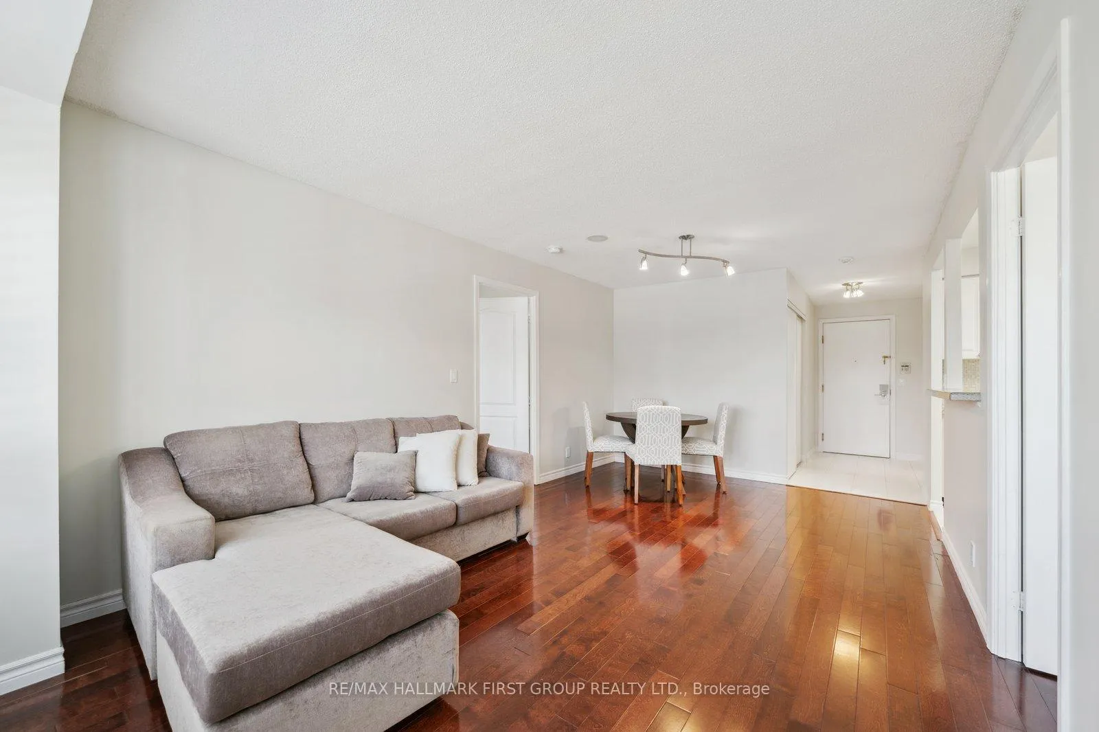 Photo 9 of Unit 304, 1000 The Esplanade N, Pickering, Town Centre — HOMEH