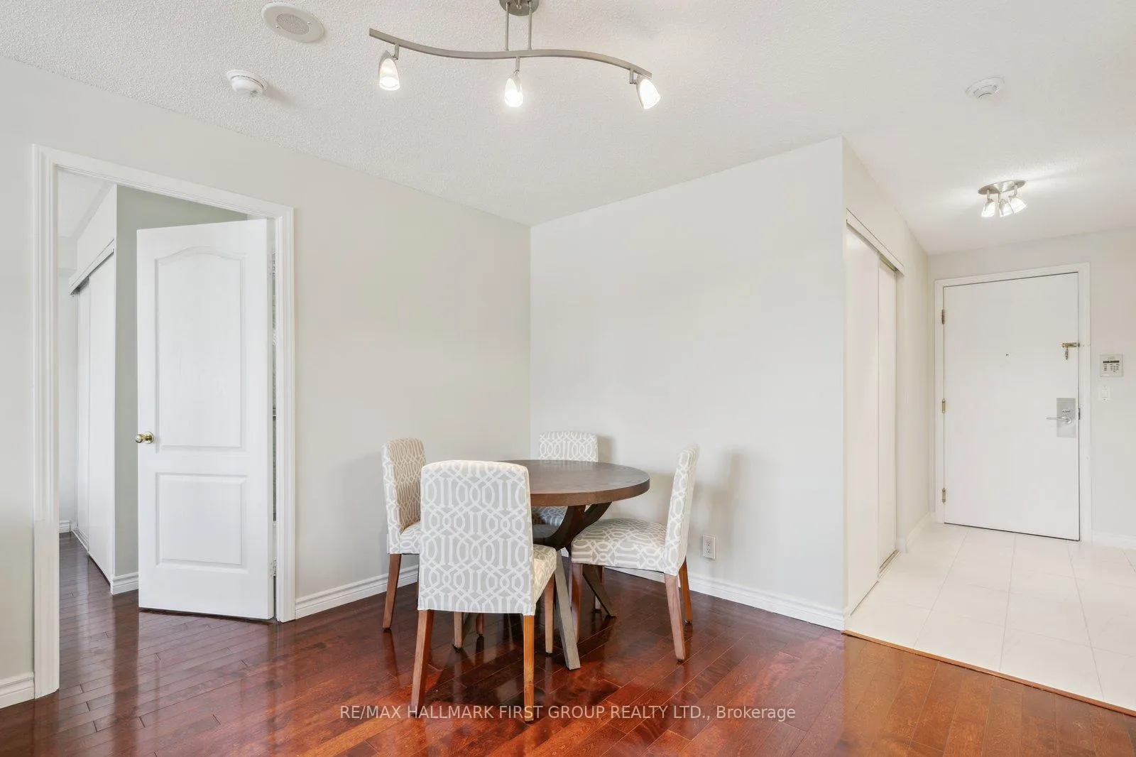 Photo 11 of Unit 304, 1000 The Esplanade N, Pickering, Town Centre — HOMEH