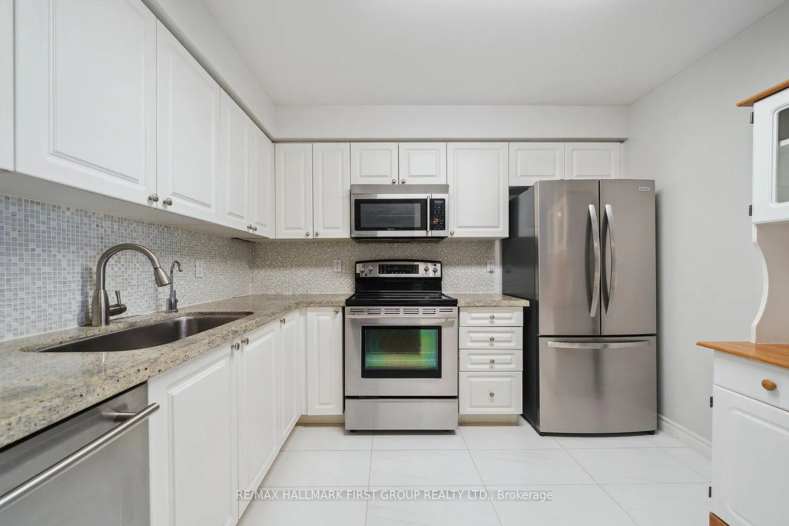 Photo 13 of Unit 304, 1000 The Esplanade N, Pickering, Town Centre — HOMEH