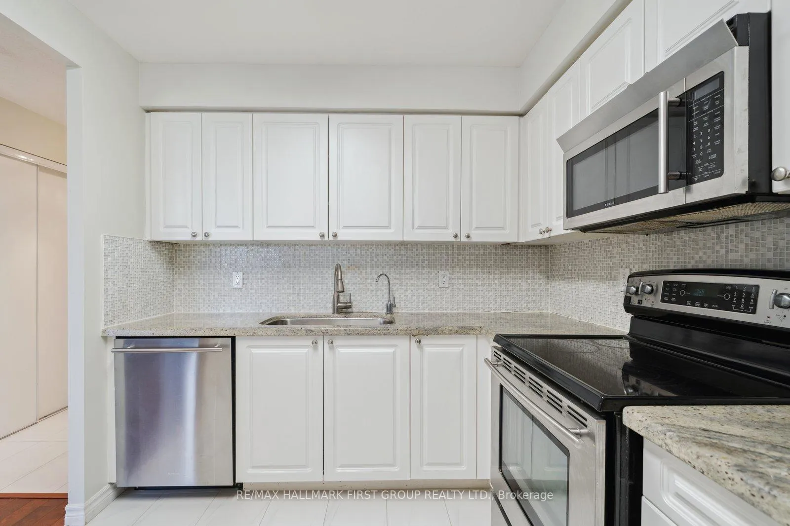 Photo 14 of Unit 304, 1000 The Esplanade N, Pickering, Town Centre — HOMEH